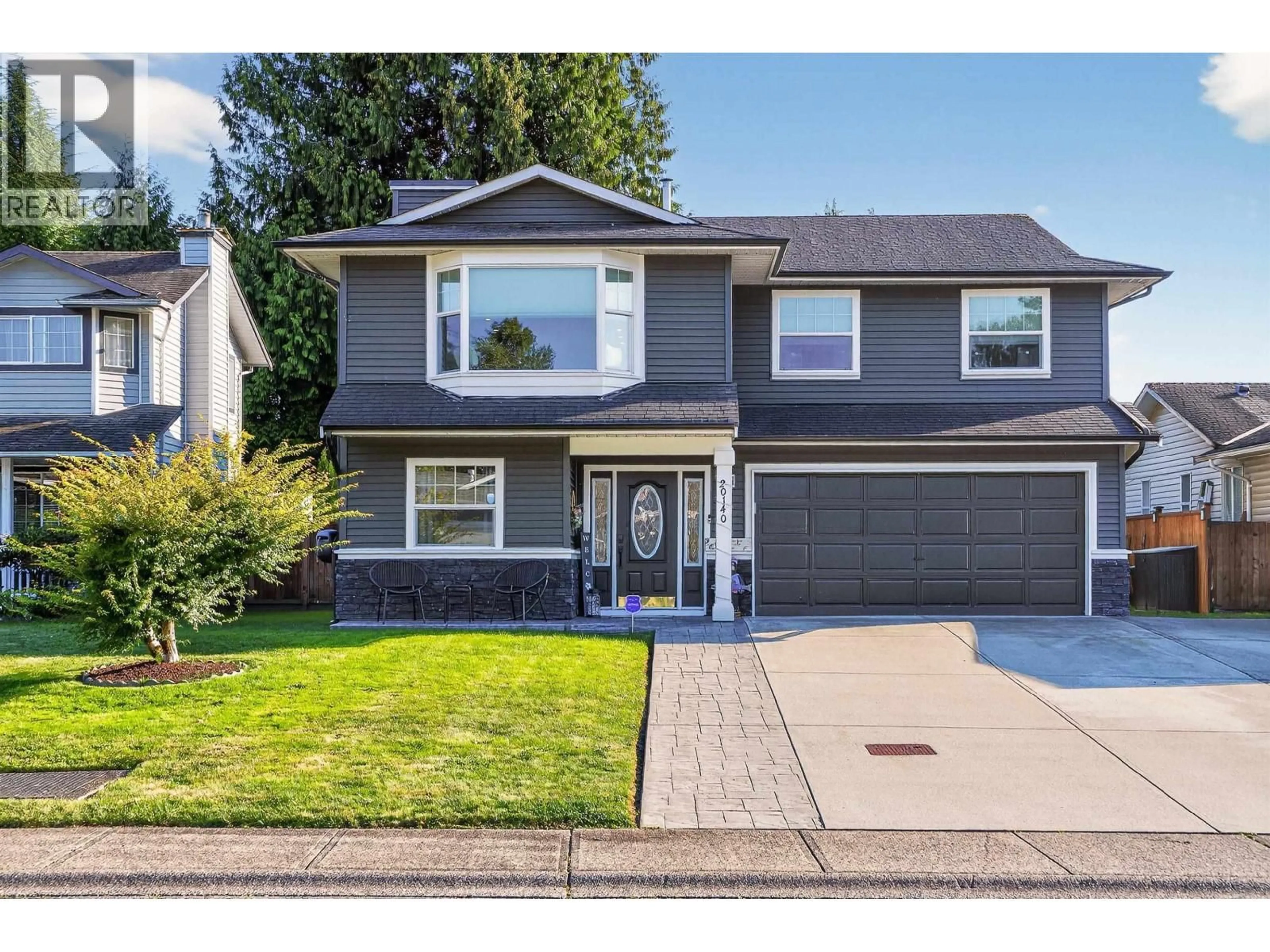 Home with vinyl exterior material, street for 20140 BRUCE AVENUE, Maple Ridge British Columbia V2X8Y4