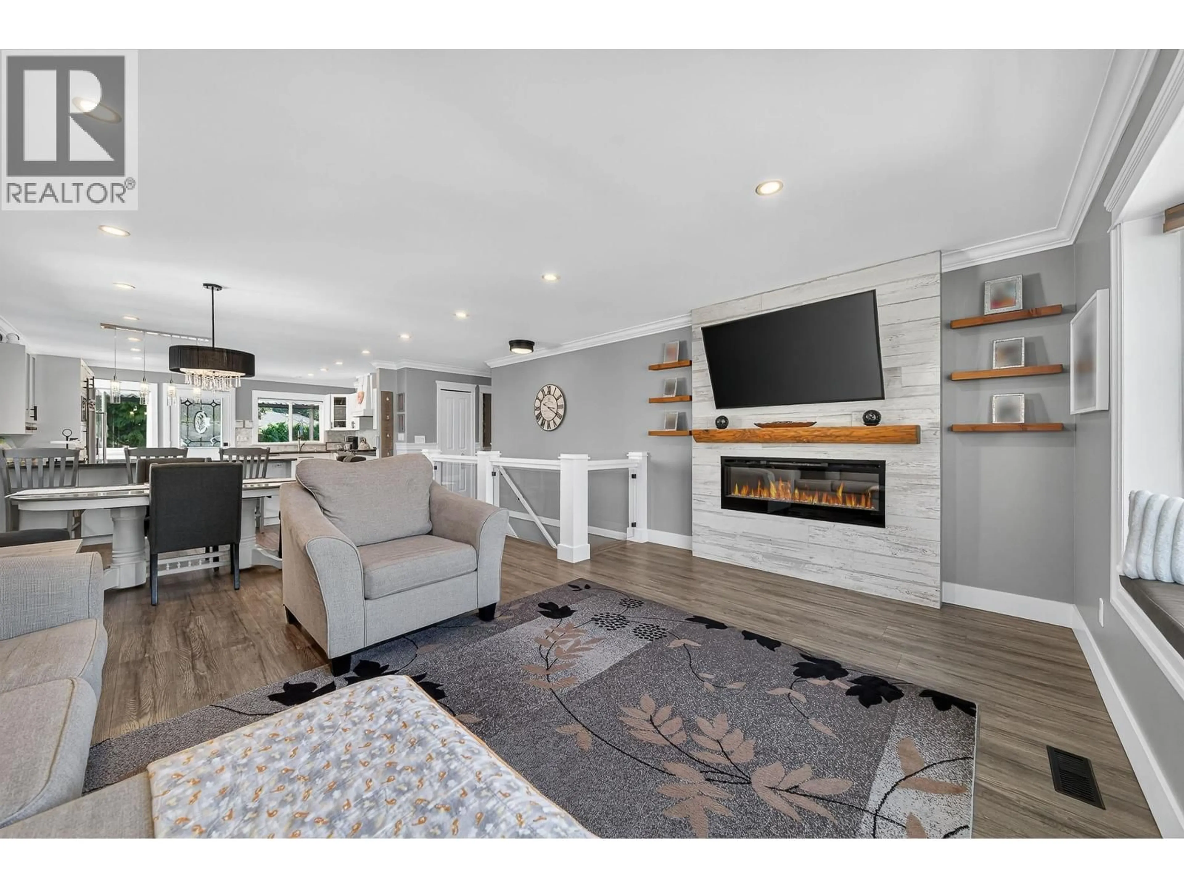 Living room with furniture, wood/laminate floor for 20140 BRUCE AVENUE, Maple Ridge British Columbia V2X8Y4