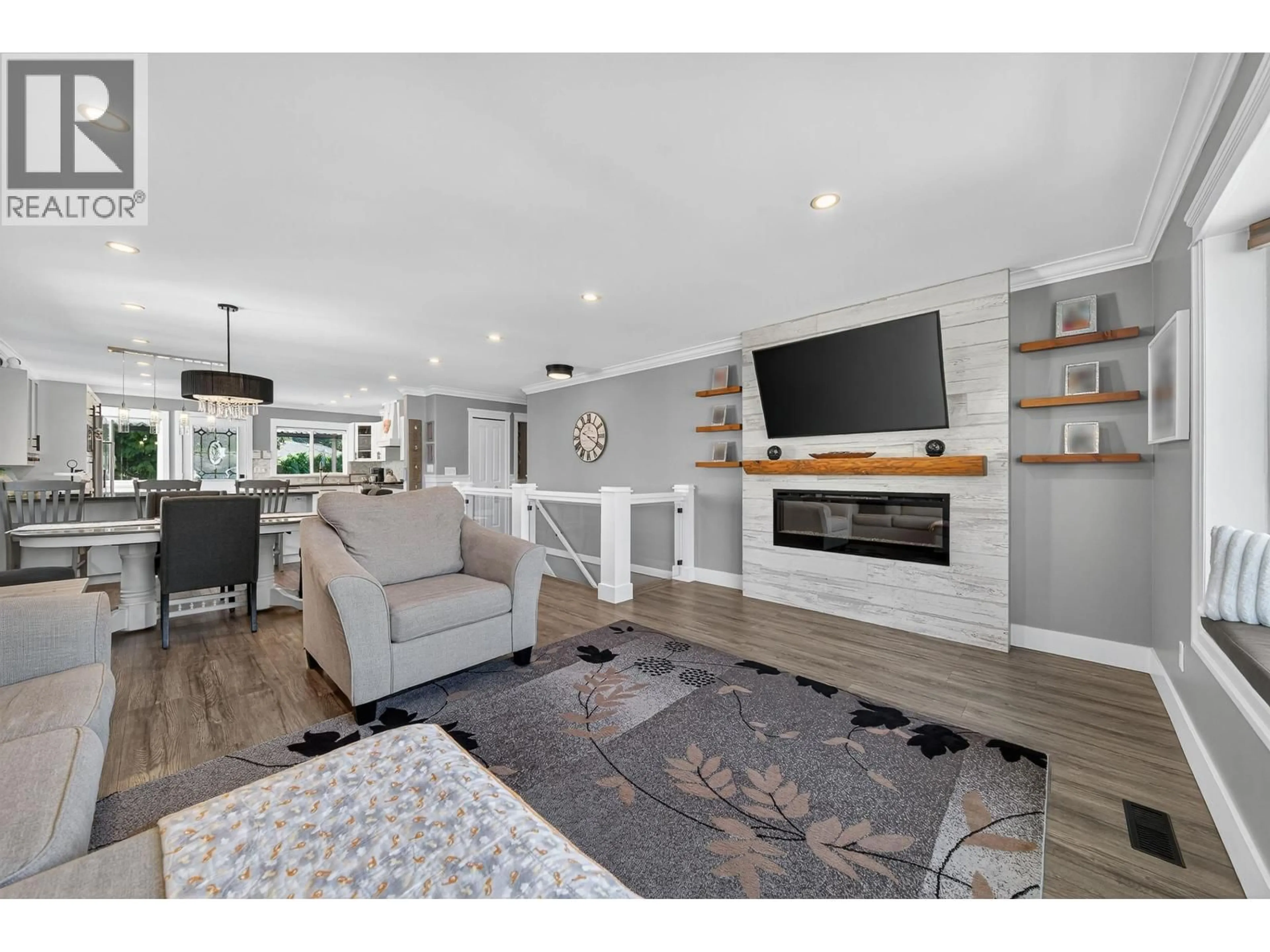 Living room with furniture, wood/laminate floor for 20140 BRUCE AVENUE, Maple Ridge British Columbia V2X8Y4