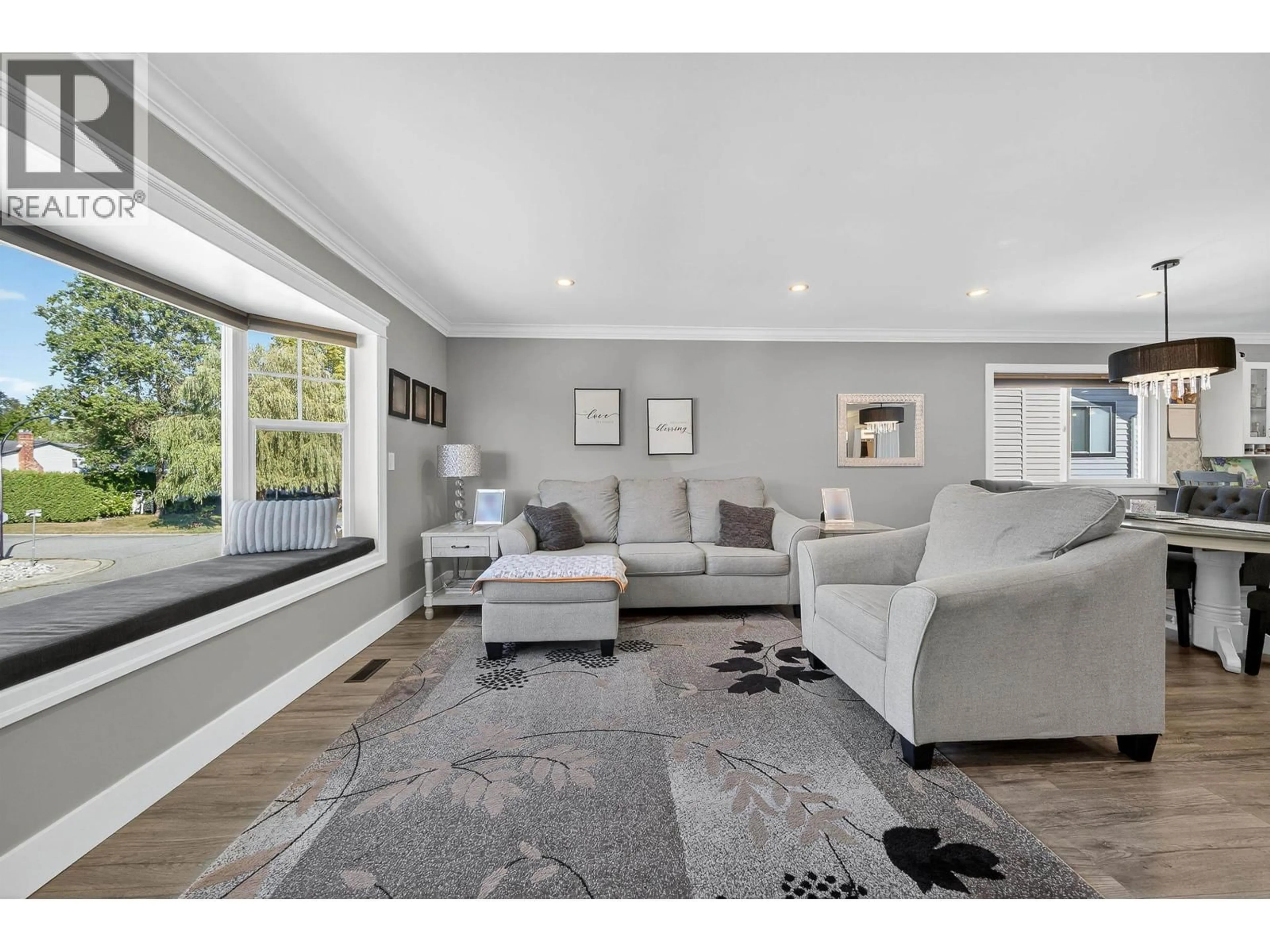 Living room with furniture, unknown for 20140 BRUCE AVENUE, Maple Ridge British Columbia V2X8Y4