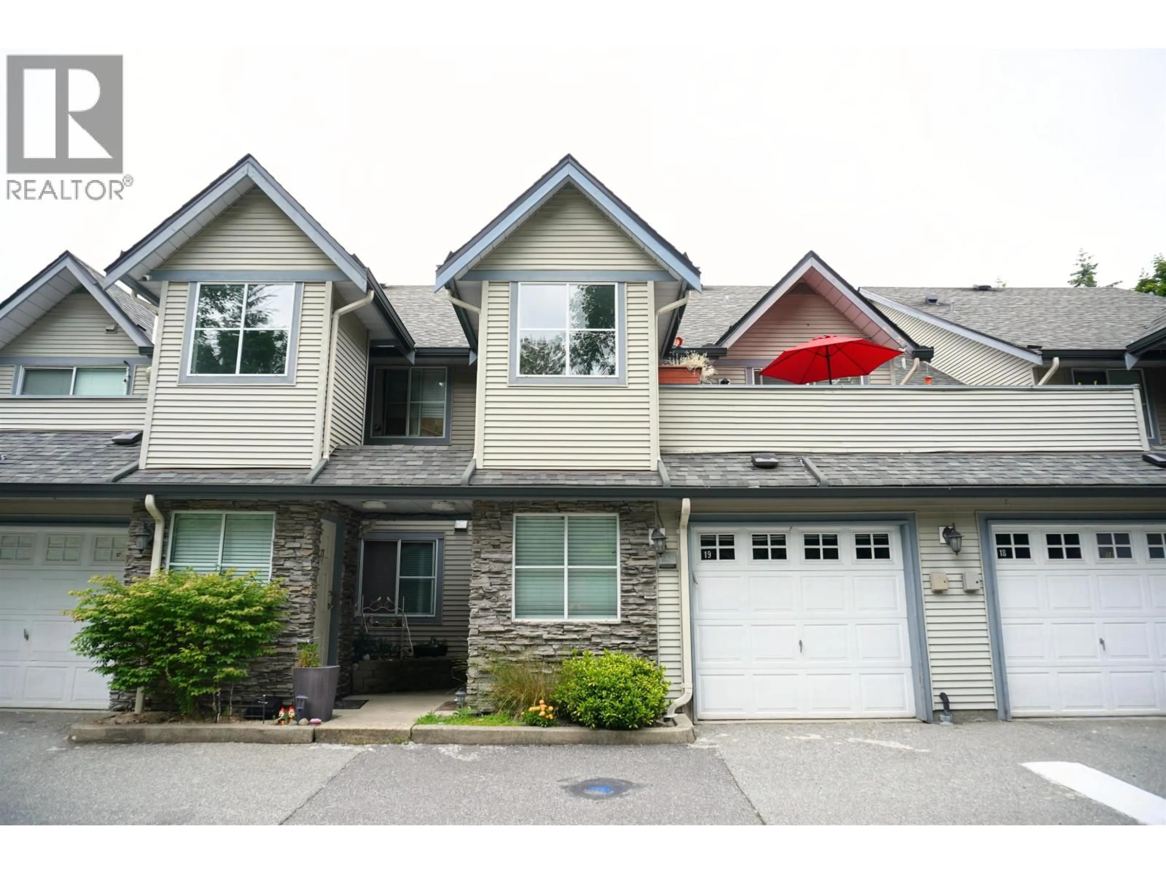 Home with vinyl exterior material, street for 19 - 19034 MCMYN ROAD, Pitt Meadows British Columbia V3Y2N8