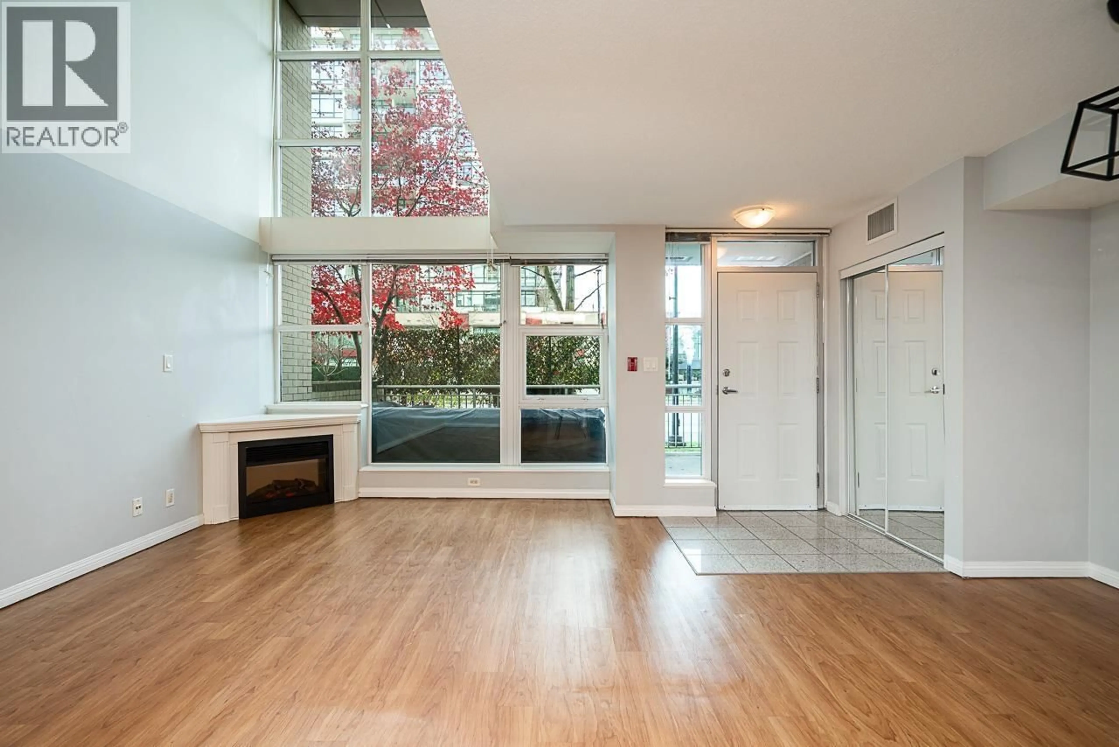 Indoor foyer for TH6 - 168 ESPLANADE AVENUE, North Vancouver British Columbia V7L4X8