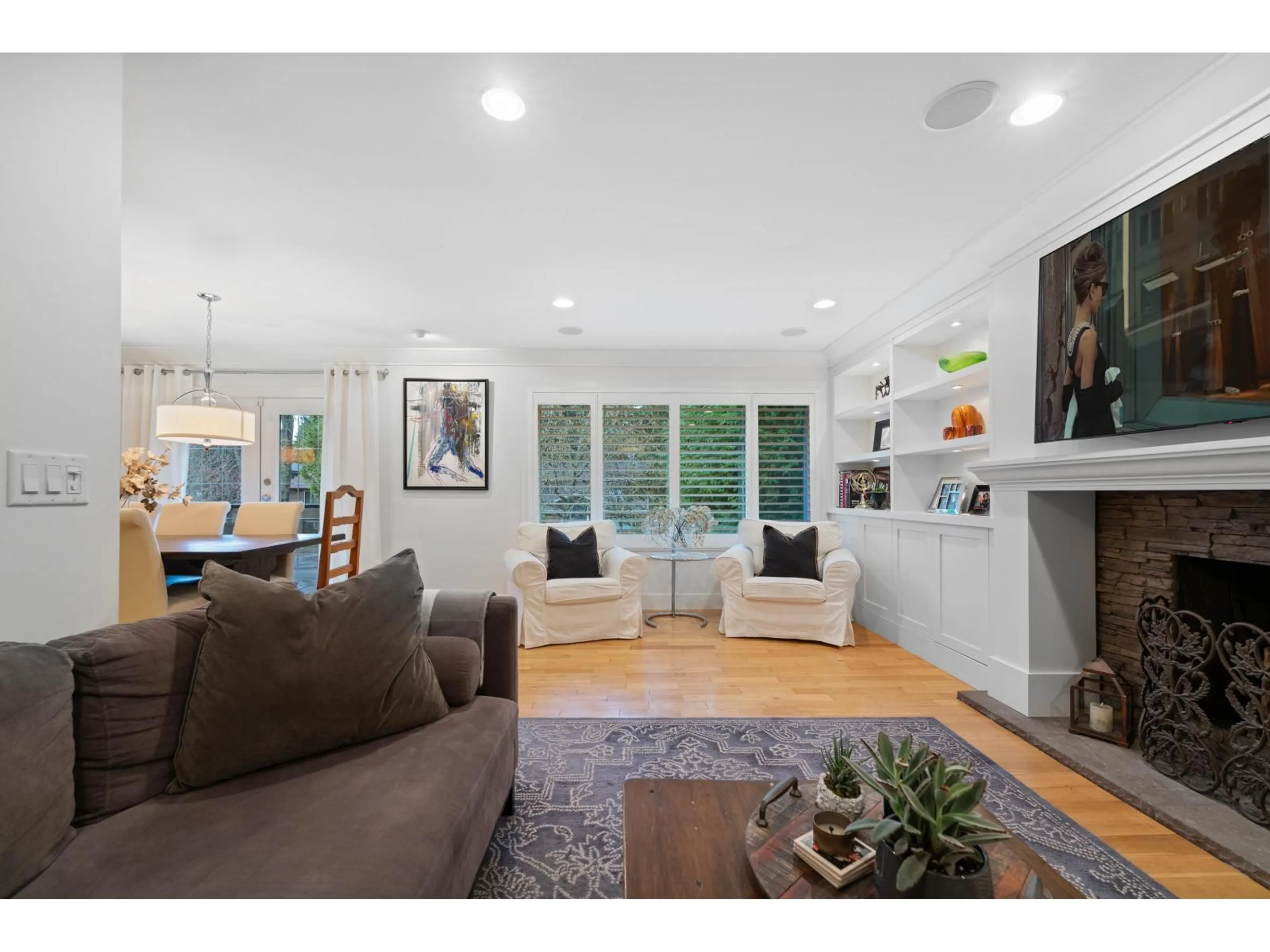 Living room with furniture, unknown for 12682 26, Surrey British Columbia V4A5R7