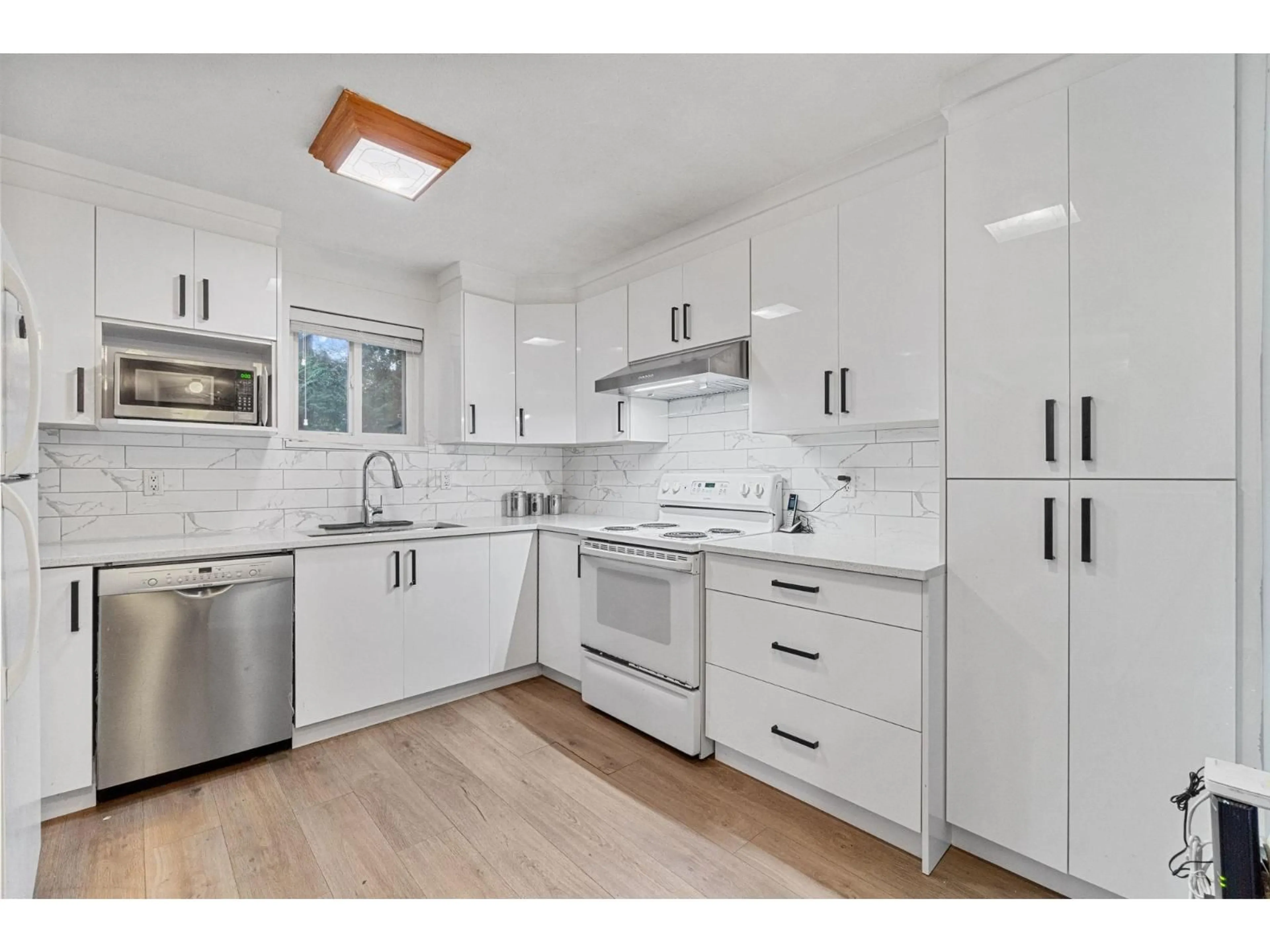 Open concept kitchen, unknown for 12 - 32310 MOUAT DRIVE, Abbotsford British Columbia V2T4J1