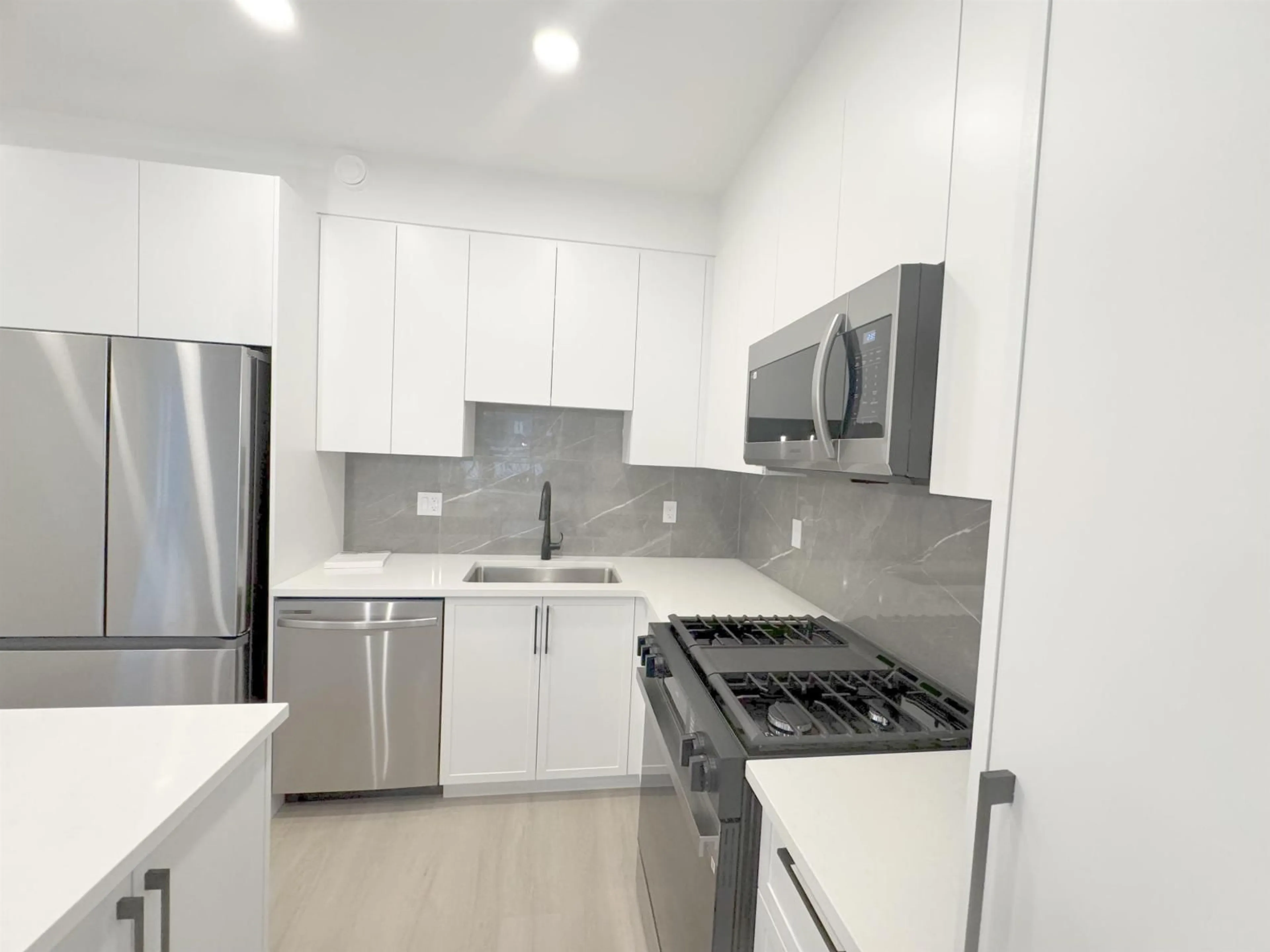 Standard kitchen, unknown for 115 - 3480 146A STREET, Surrey British Columbia V4P0H6