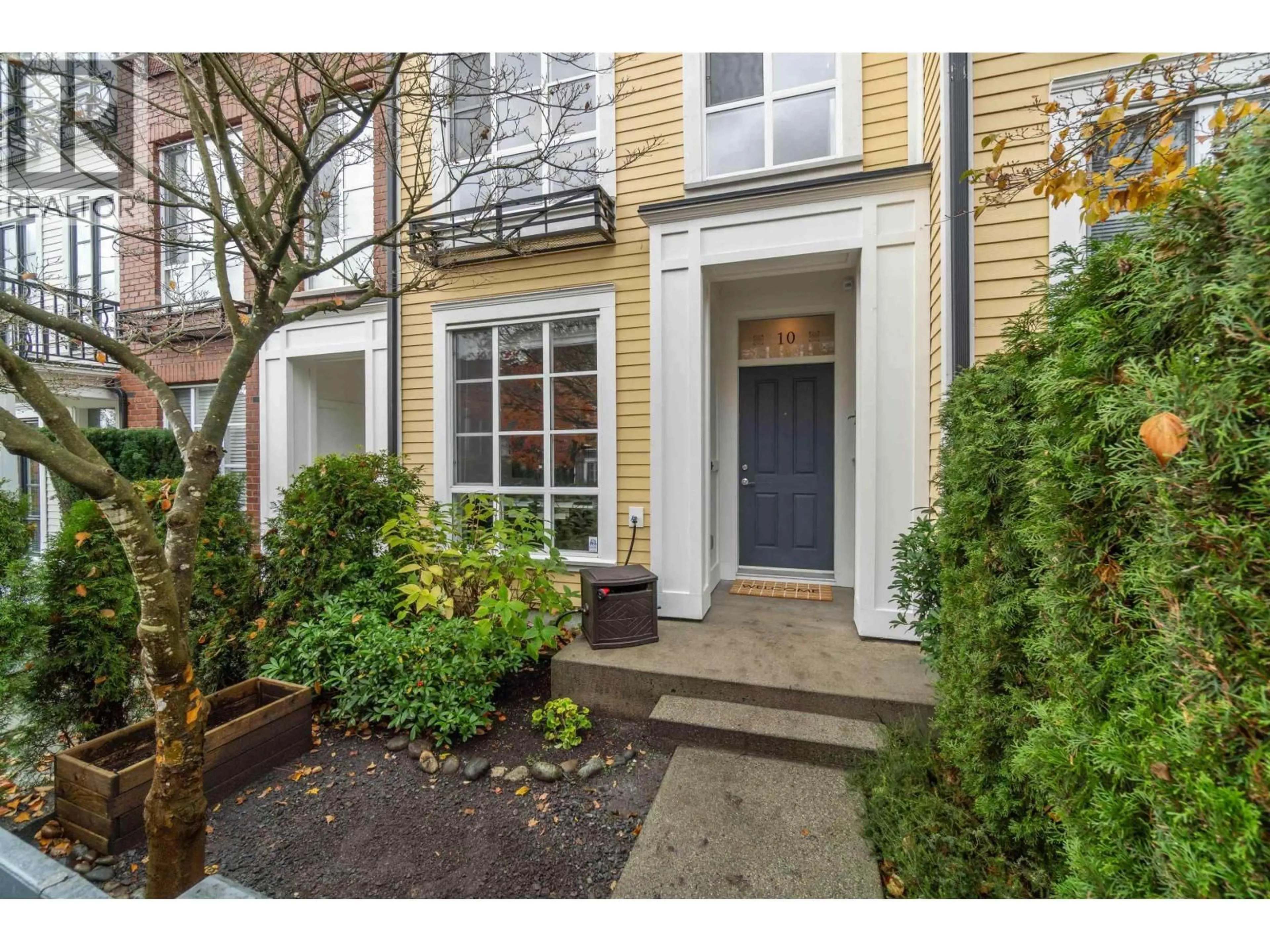 Indoor entryway for 10 - 1248 HOLTBY STREET, Coquitlam British Columbia V3B0E5