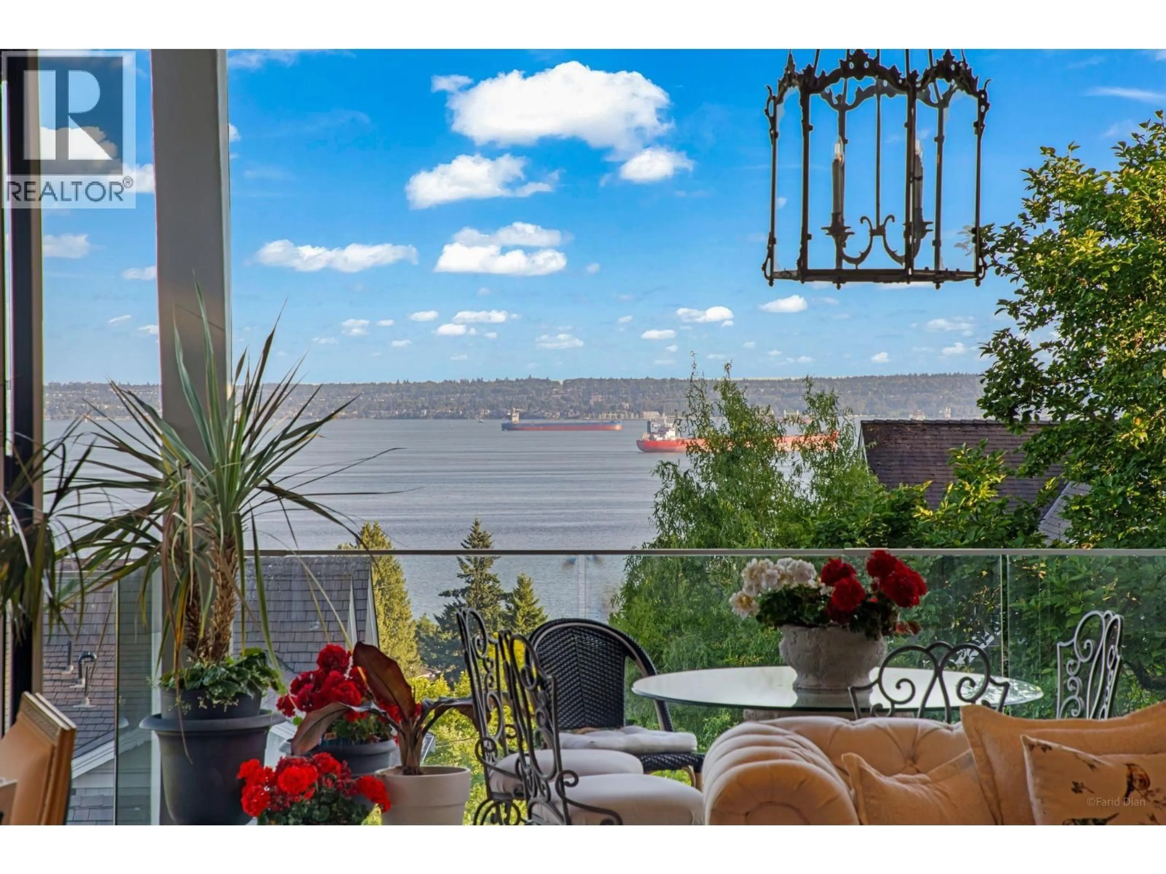 Patio, water/lake/river/ocean view for 2538 OTTAWA AVENUE, West Vancouver British Columbia V7V2T4