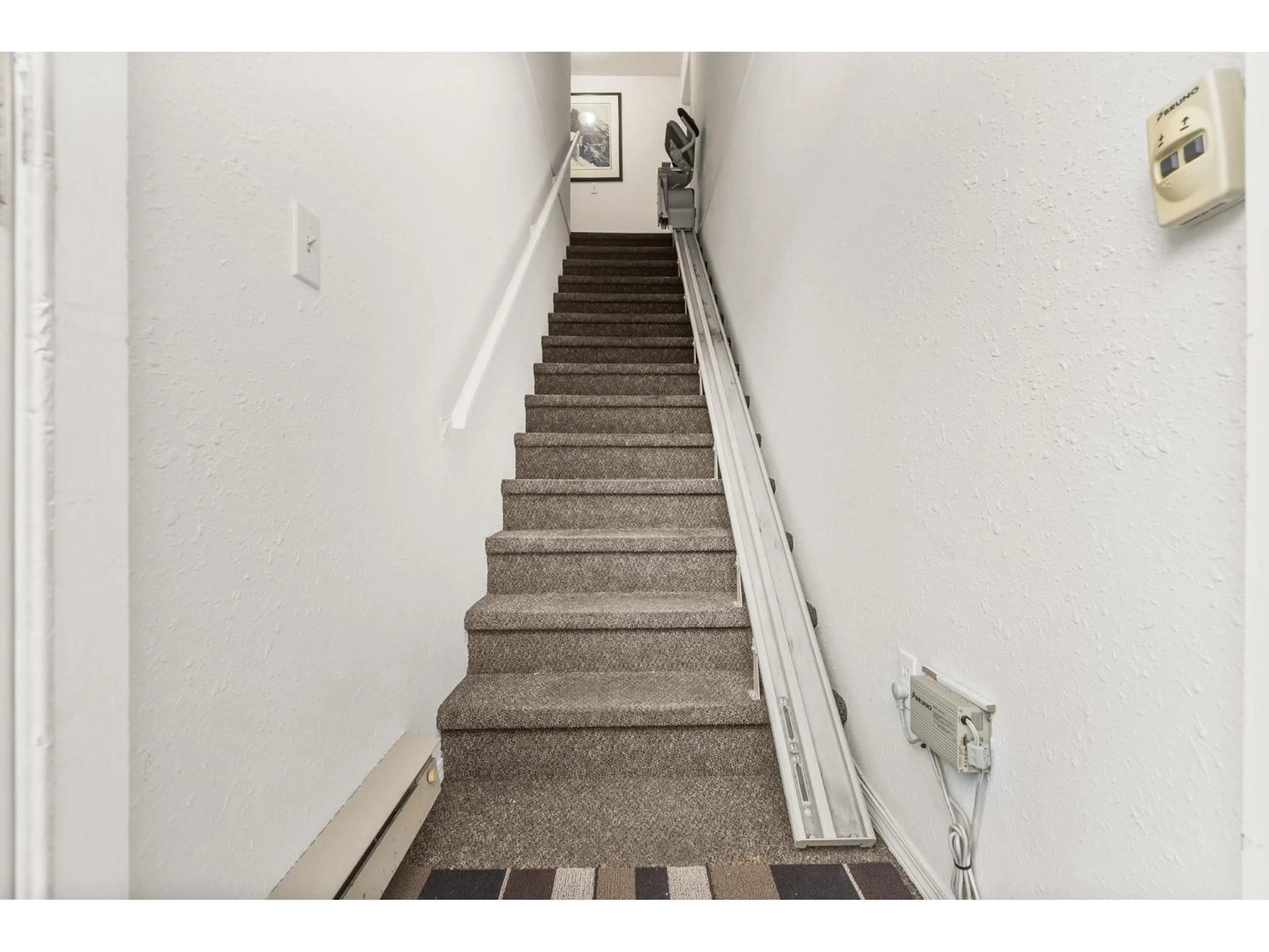 Stairs for 36 - 2938 TRAFALGAR STREET, Abbotsford British Columbia V2S7X5