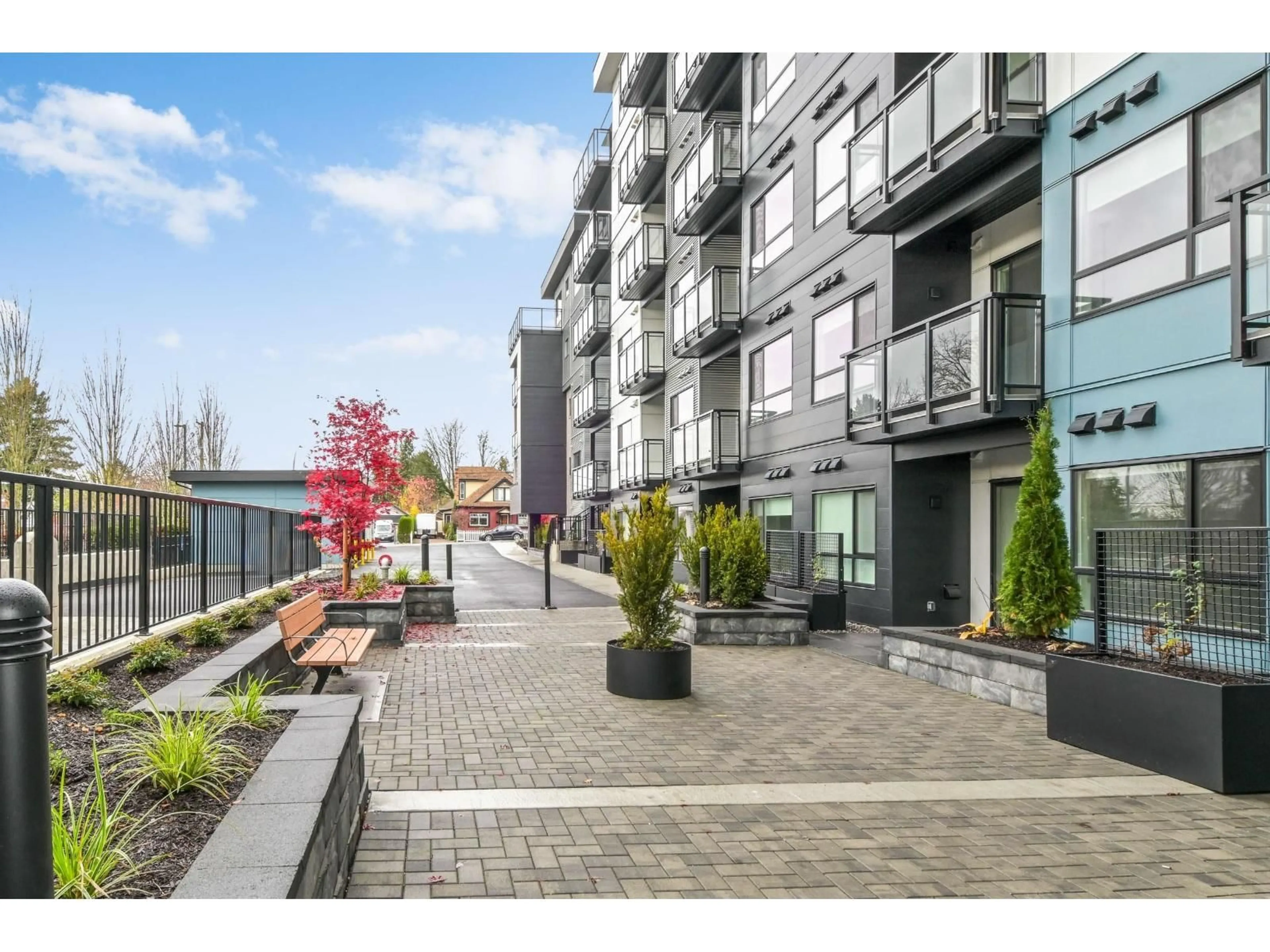 Patio, street for 306 - 33886 PINE STREET, Abbotsford British Columbia V2S0N9