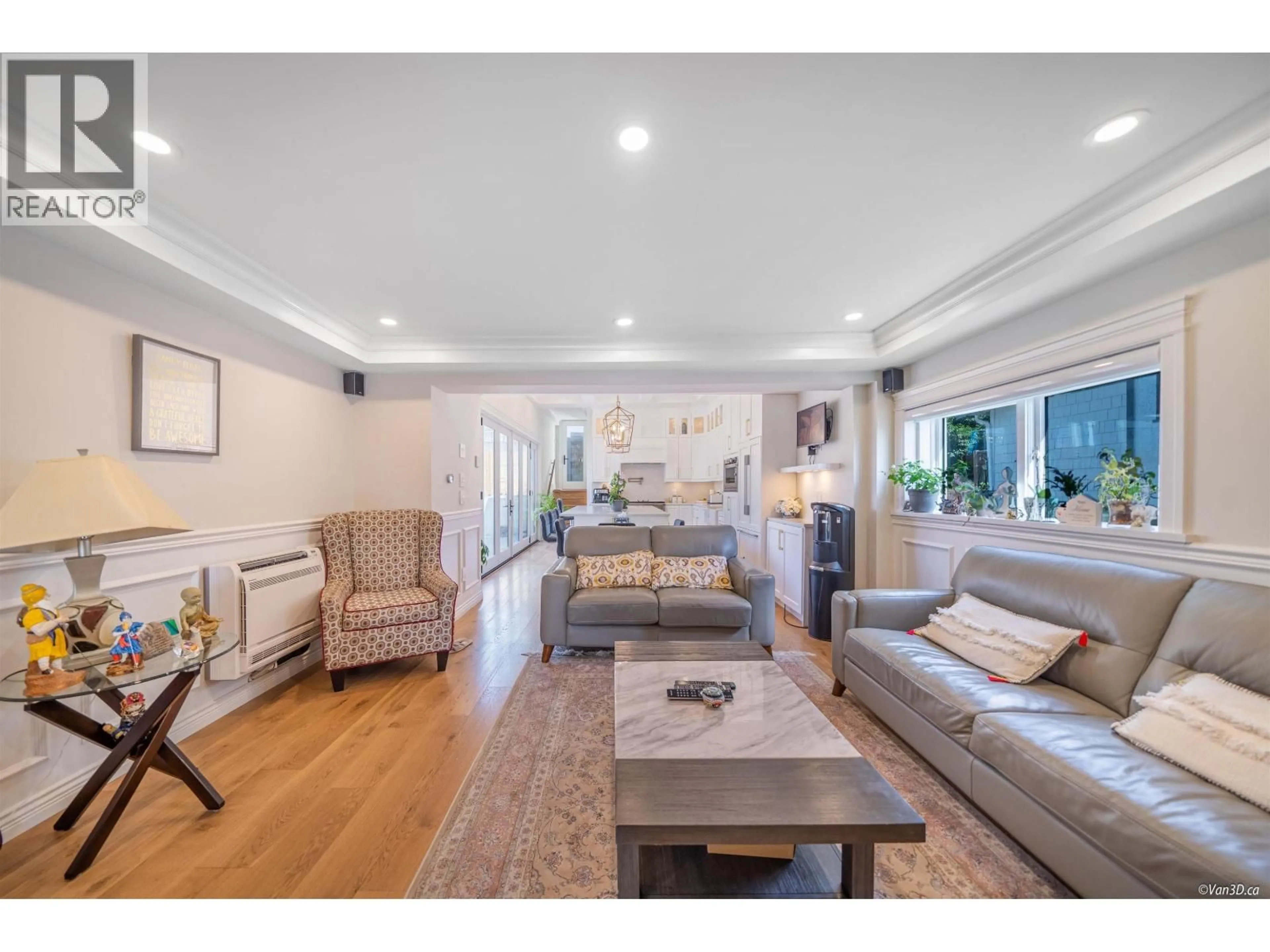 Living room with furniture, wood/laminate floor for 1407 SIXTH AVENUE, New Westminster British Columbia V3M2C5