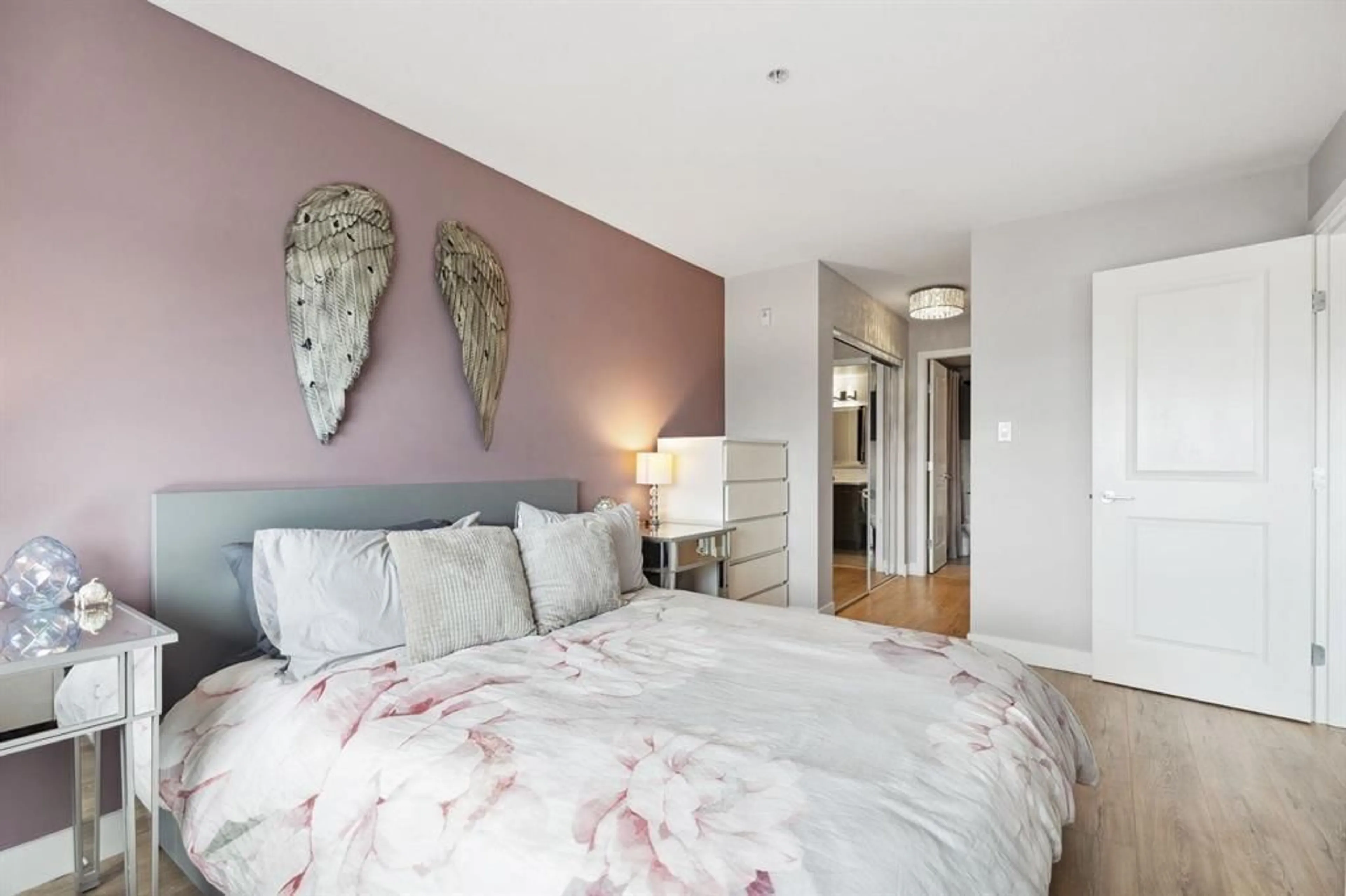 Bedroom with bed, wood/laminate floor for 313 - 15745 CROYDON DRIVE, Surrey British Columbia V3Z2L5