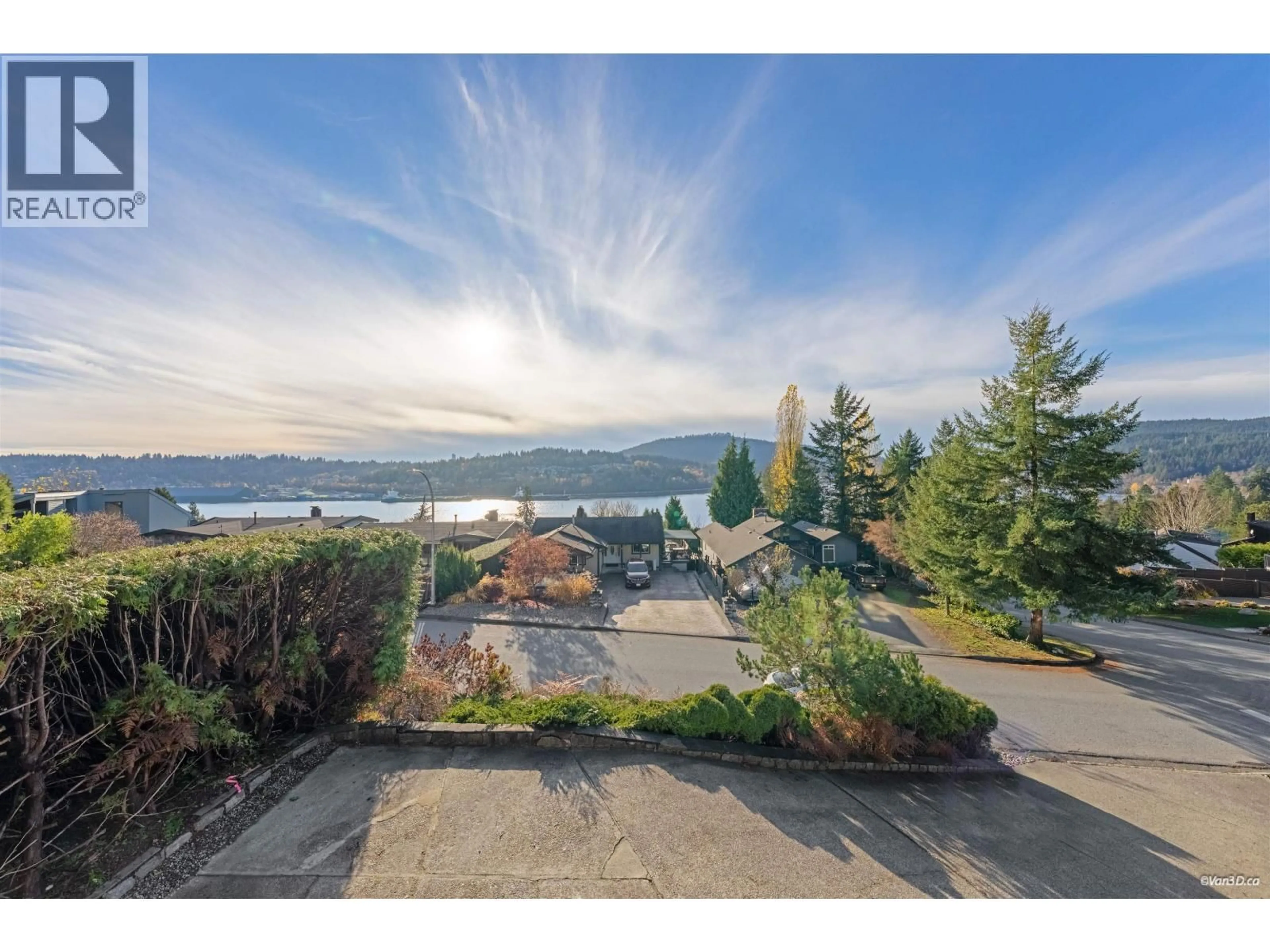 A pic from outside/outdoor area/front of a property/back of a property/a pic from drone, water/lake/river/ocean view for 3 CRAWFORD BAY, Port Moody British Columbia V3H3N3