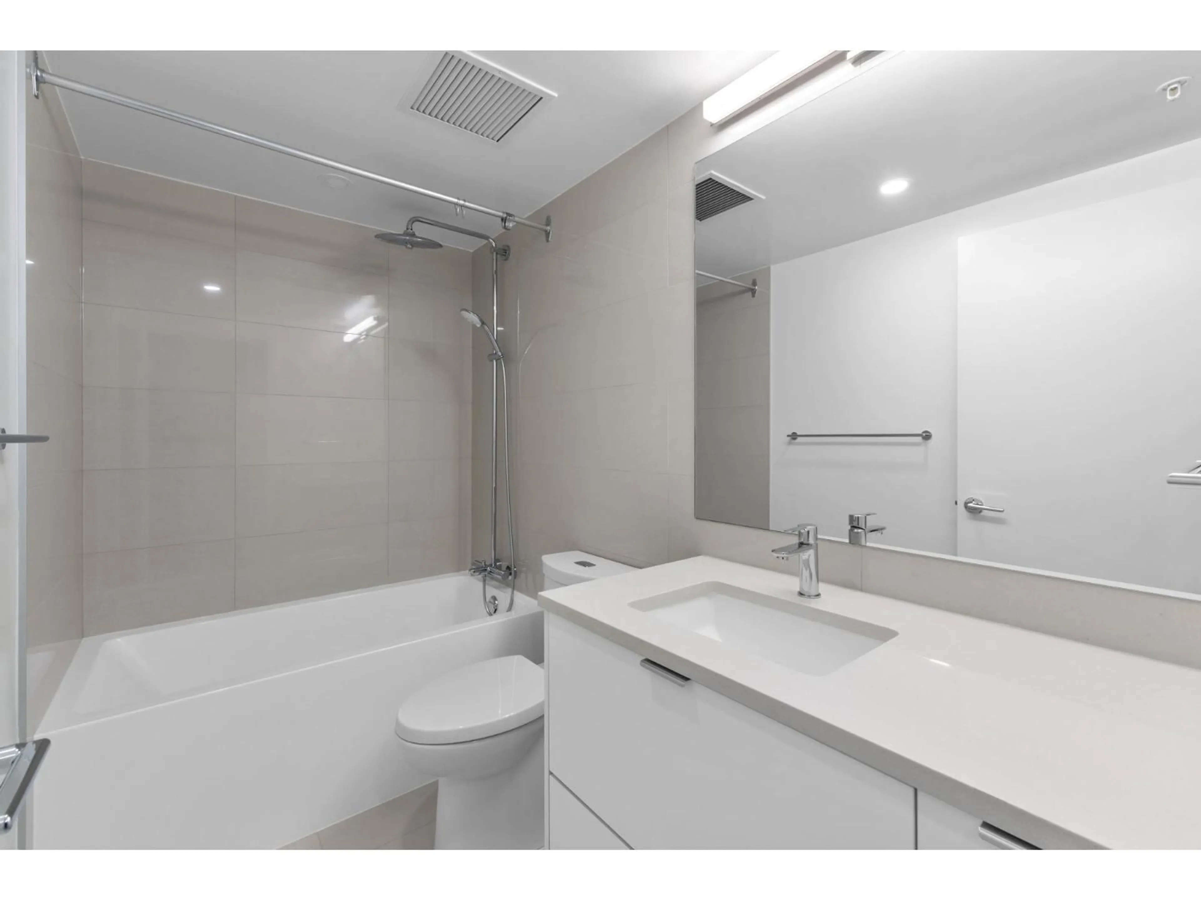 Standard bathroom, unknown for 1810 - 13675 107A AVENUE, Surrey British Columbia V3T2H3