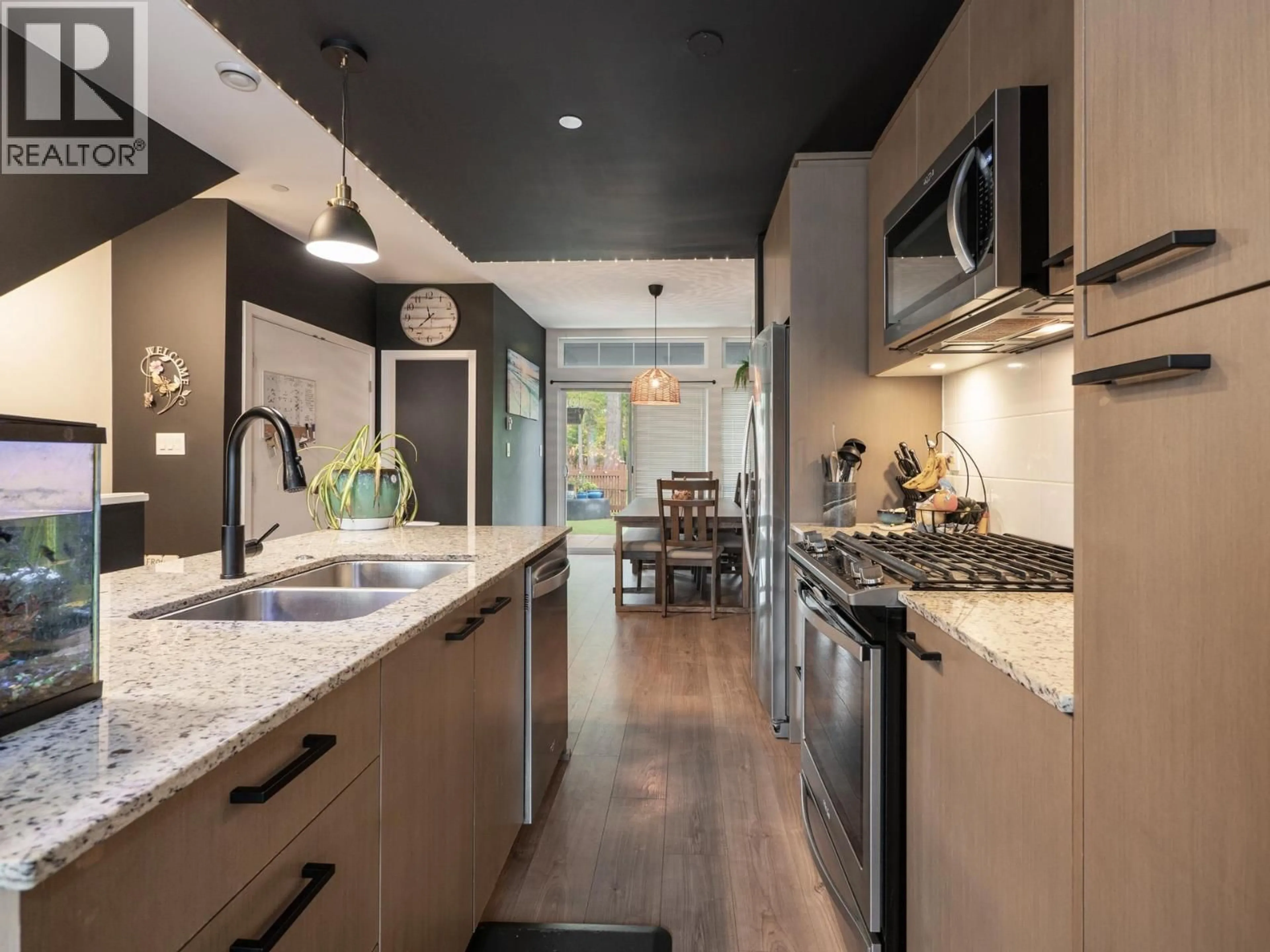 Contemporary kitchen, unknown for 5934 OLDMILL LANE, Sechelt British Columbia V7Z0S3