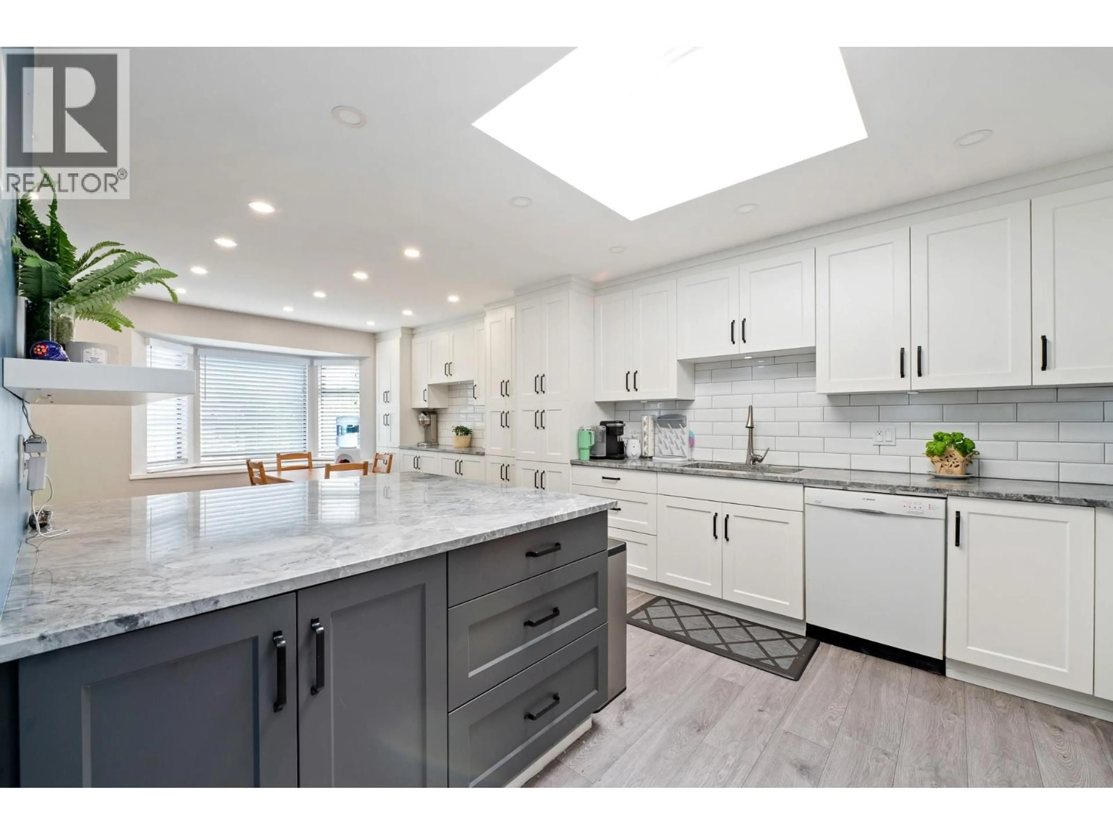 Open concept kitchen, unknown for 410 - 777 EIGHTH STREET, New Westminster British Columbia V3M3S7