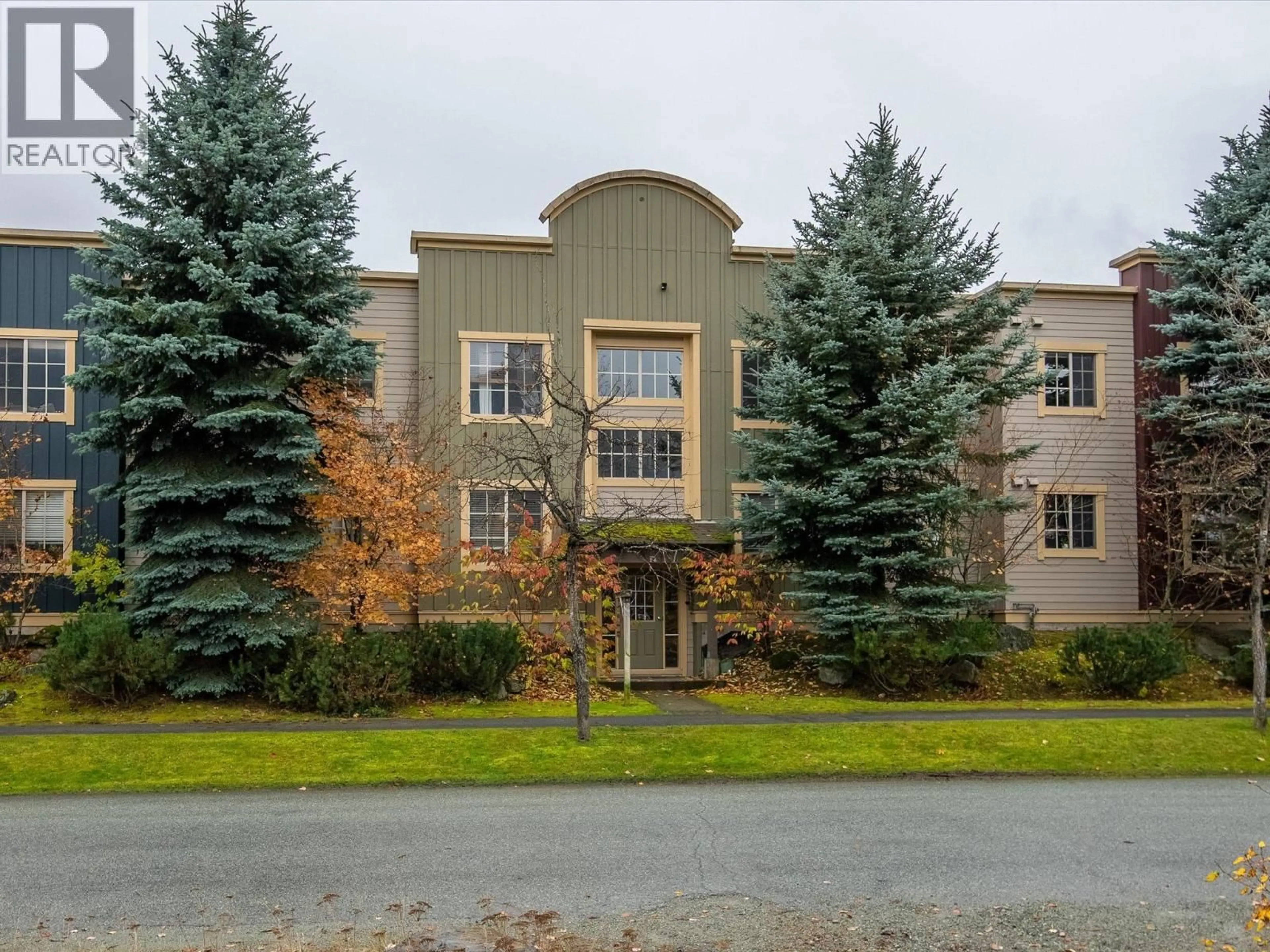 Indoor foyer for 9 - 1447 VINE ROAD, Pemberton British Columbia V0N2L1