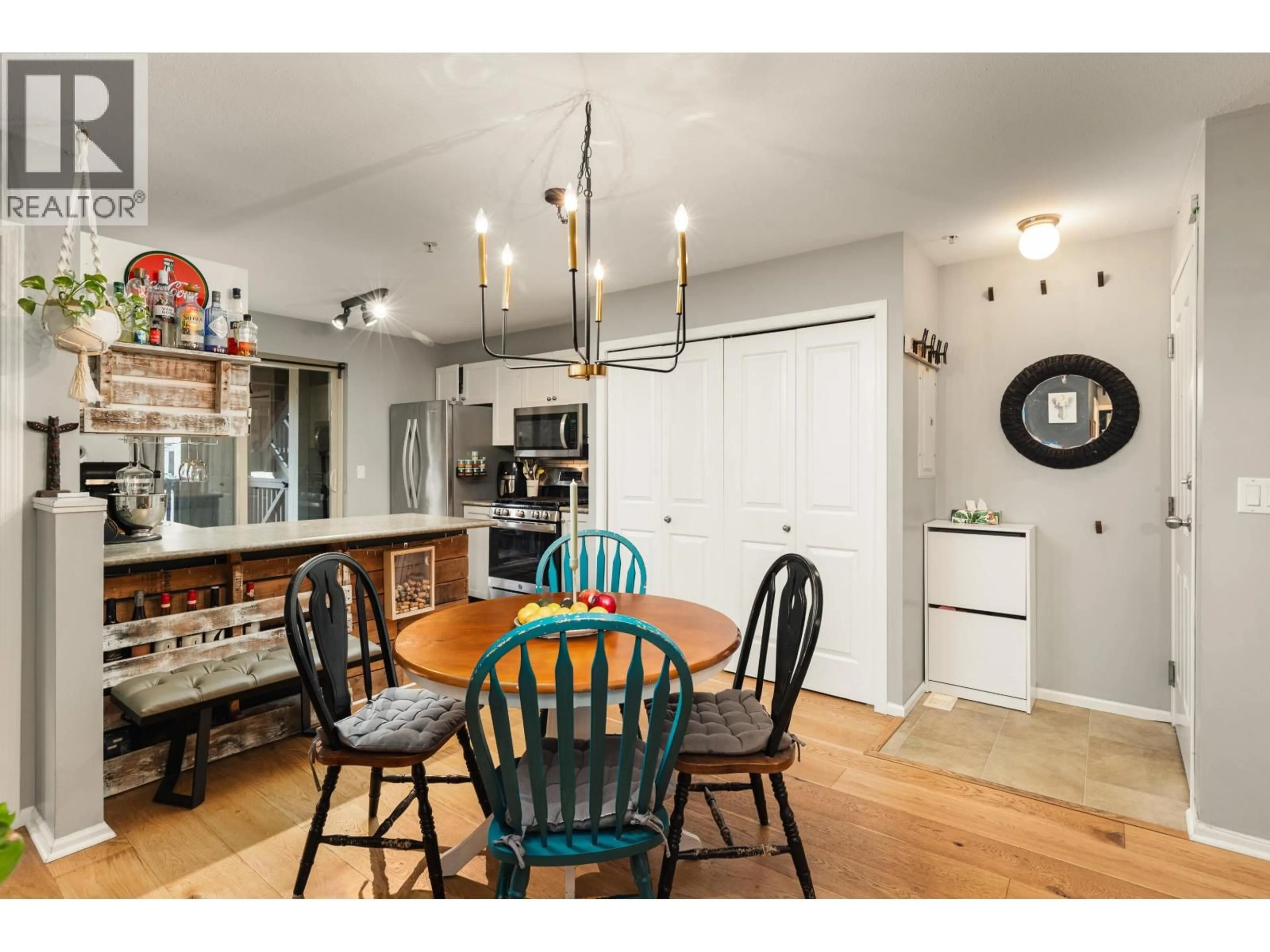 Open concept kitchen, wood/laminate floor for 9 - 1447 VINE ROAD, Pemberton British Columbia V0N2L1