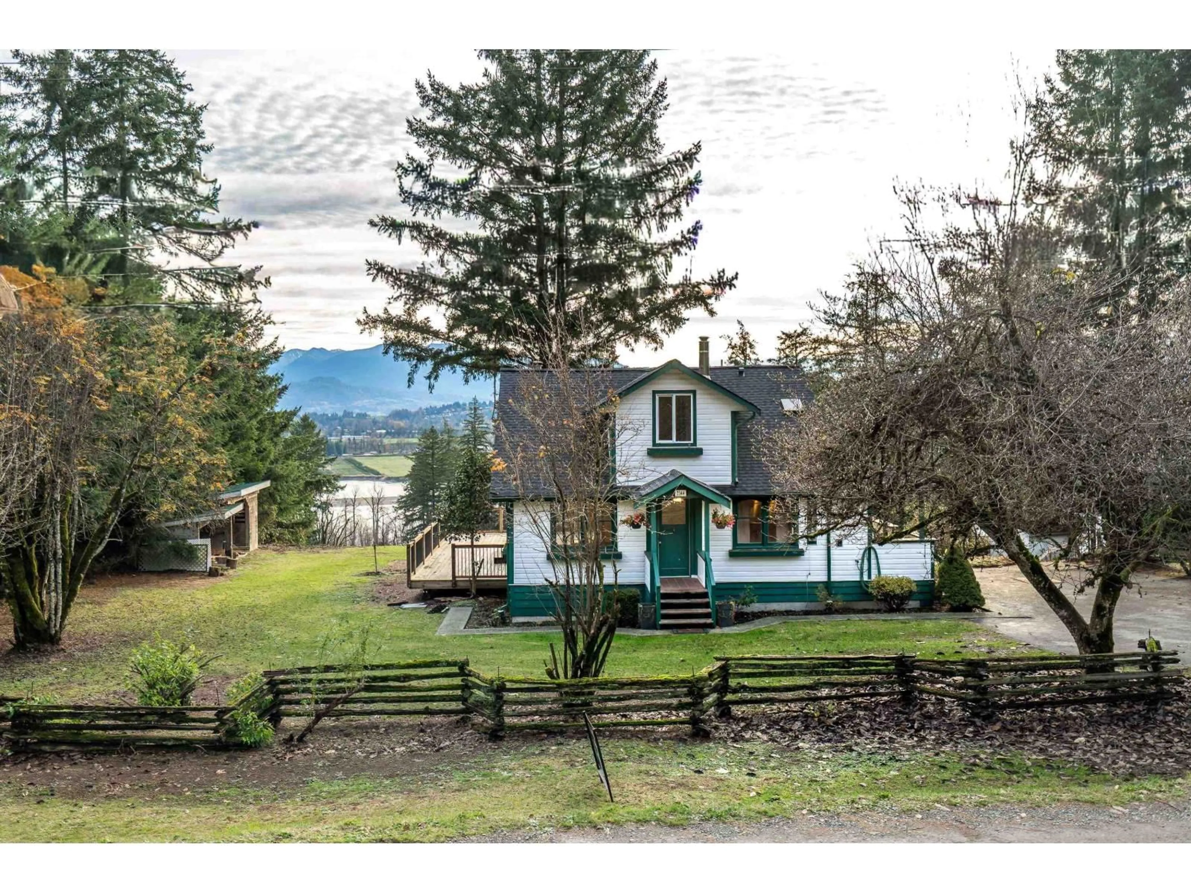 A pic from outside/outdoor area/front of a property/back of a property/a pic from drone, mountain view for 2344 LOUGHEED HIGHWAY, Agassiz British Columbia V0M1A1