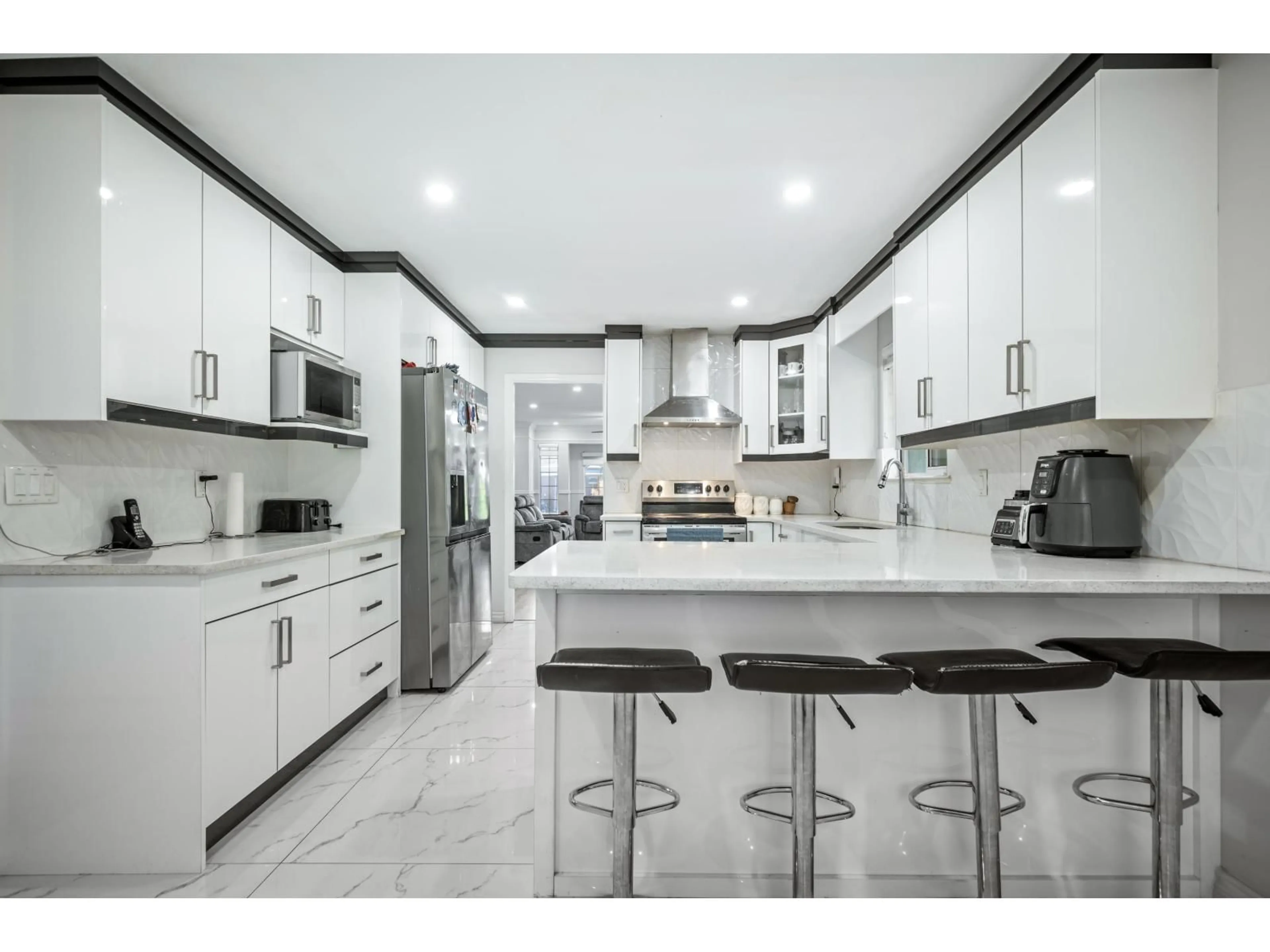 Contemporary kitchen, ceramic/tile floor for 13583 89 AVENUE, Surrey British Columbia V3V8A6