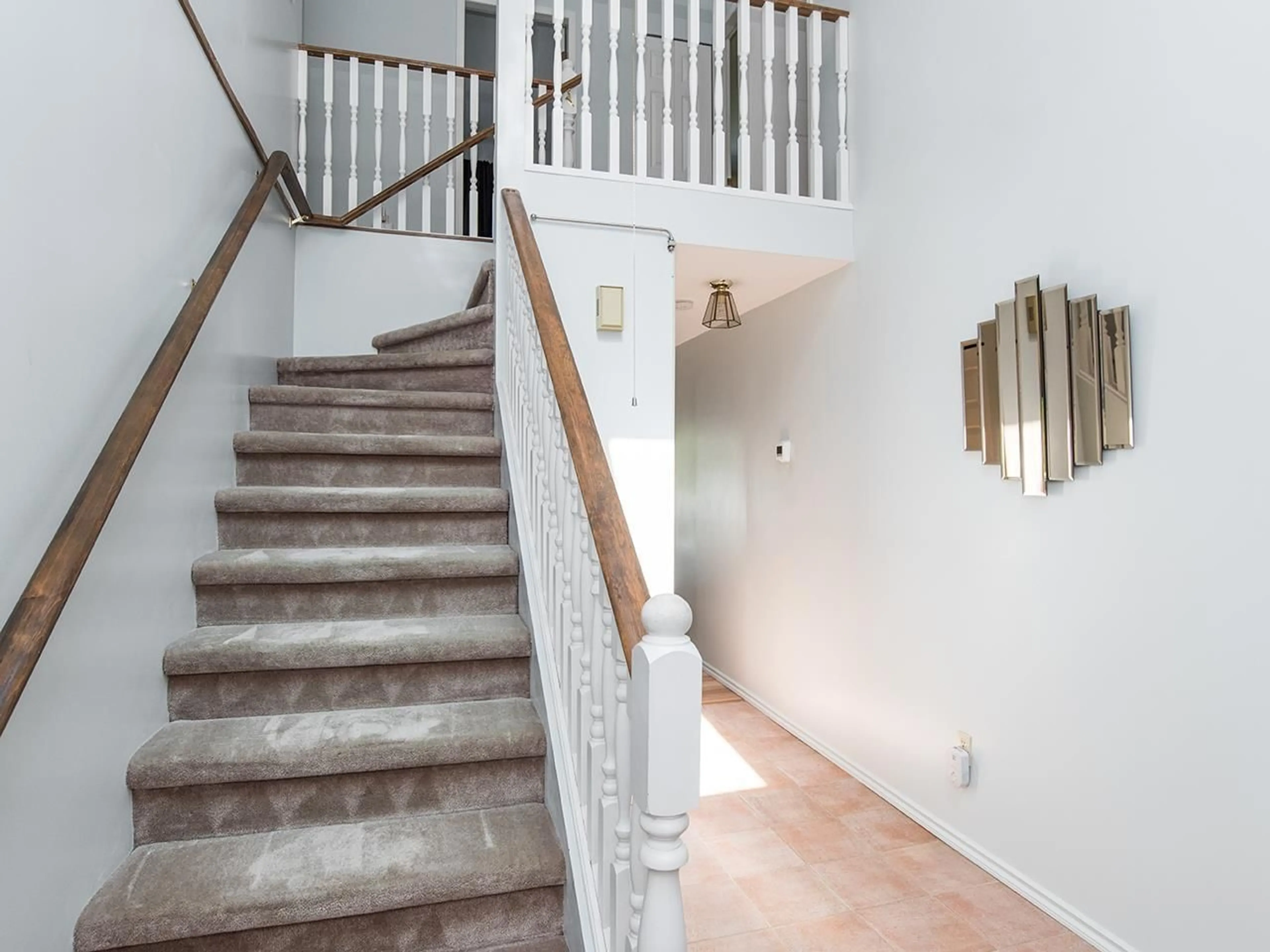 Stairs for 15773 97A AVENUE, Surrey British Columbia V4N2V1