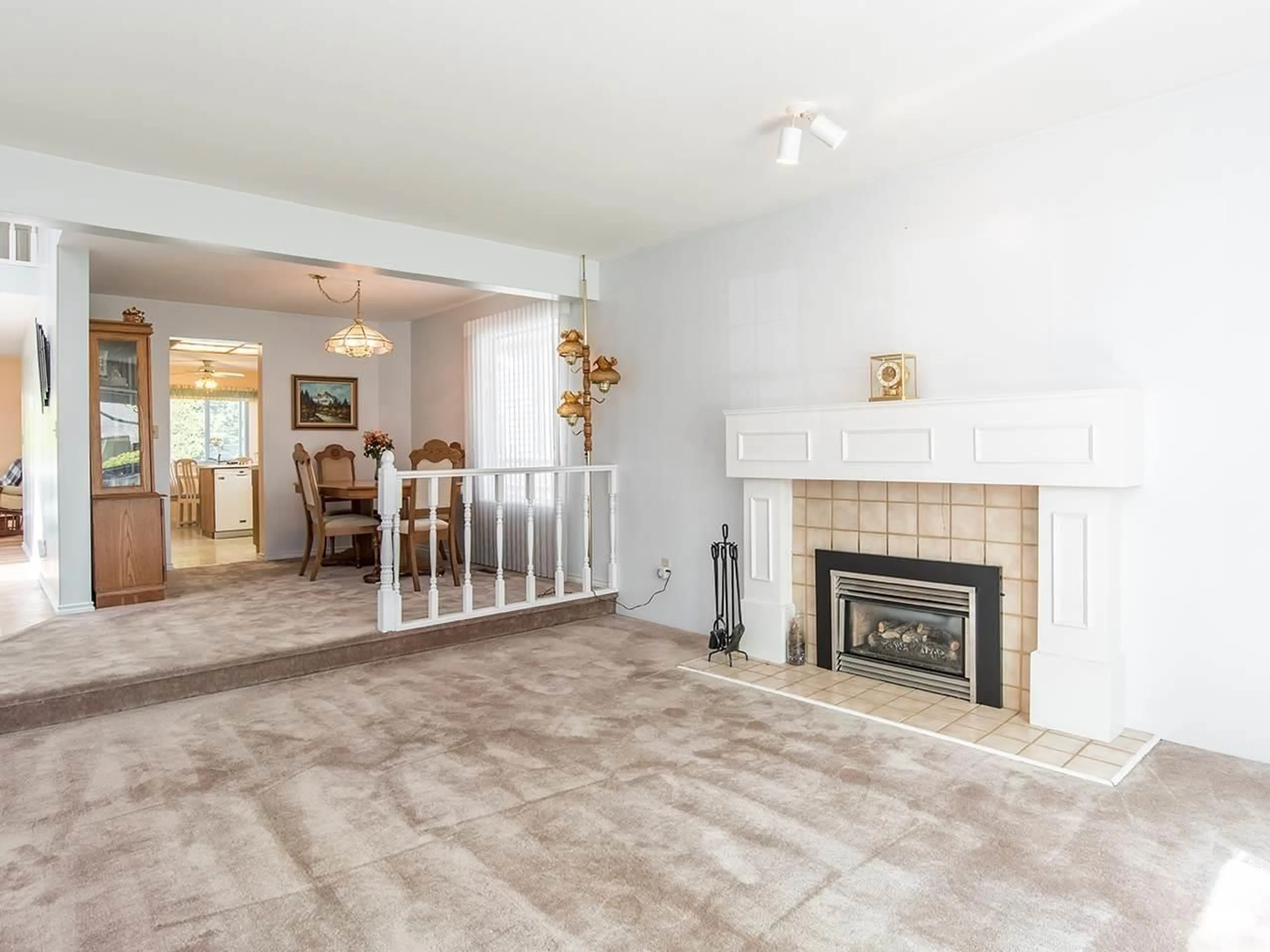 Unknown for 15773 97A AVENUE, Surrey British Columbia V4N2V1