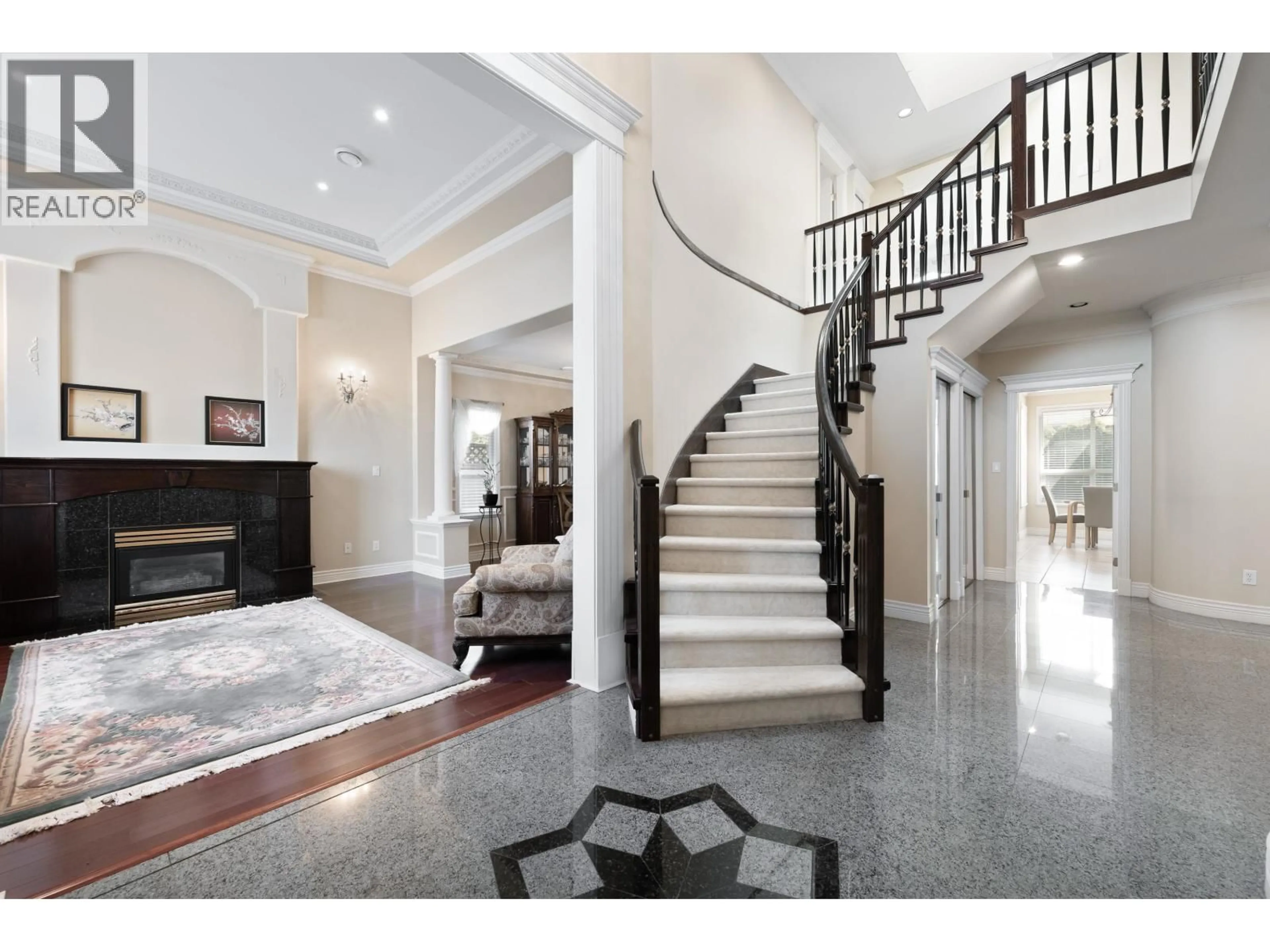 Indoor foyer for 6522 MAGNOLIA DRIVE, Richmond British Columbia V7E6M7