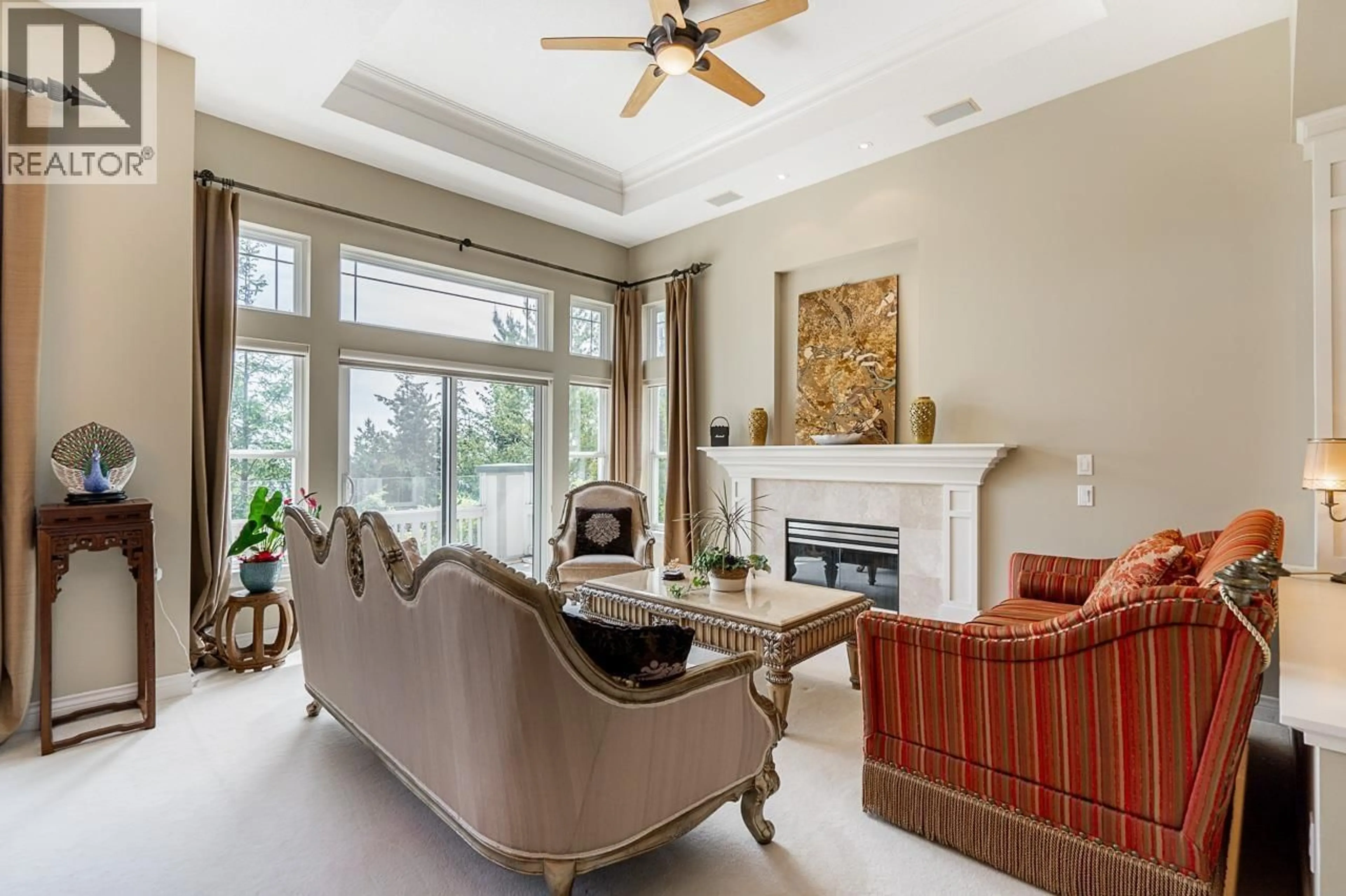 Living room with furniture, unknown for 4918 EDENDALE LANE, West Vancouver British Columbia V7W3H7