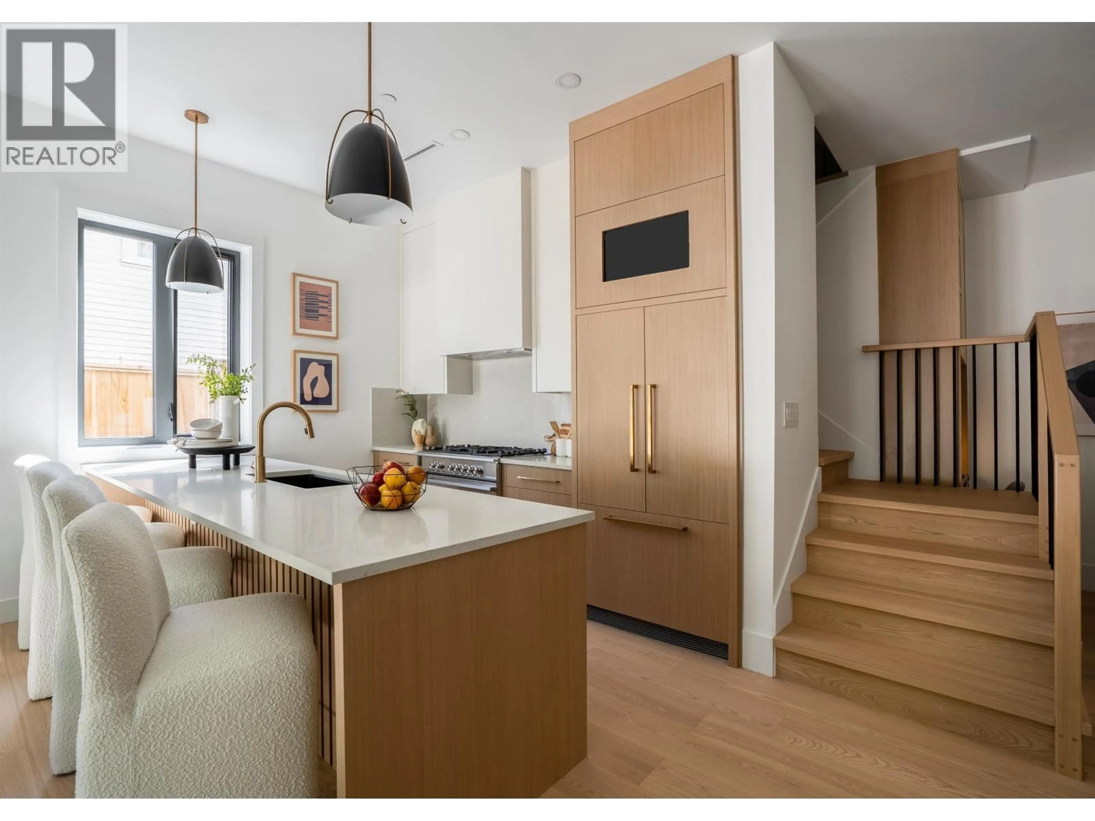 Contemporary kitchen, unknown for 1 - 356 40TH AVENUE, Vancouver British Columbia V5W1L9