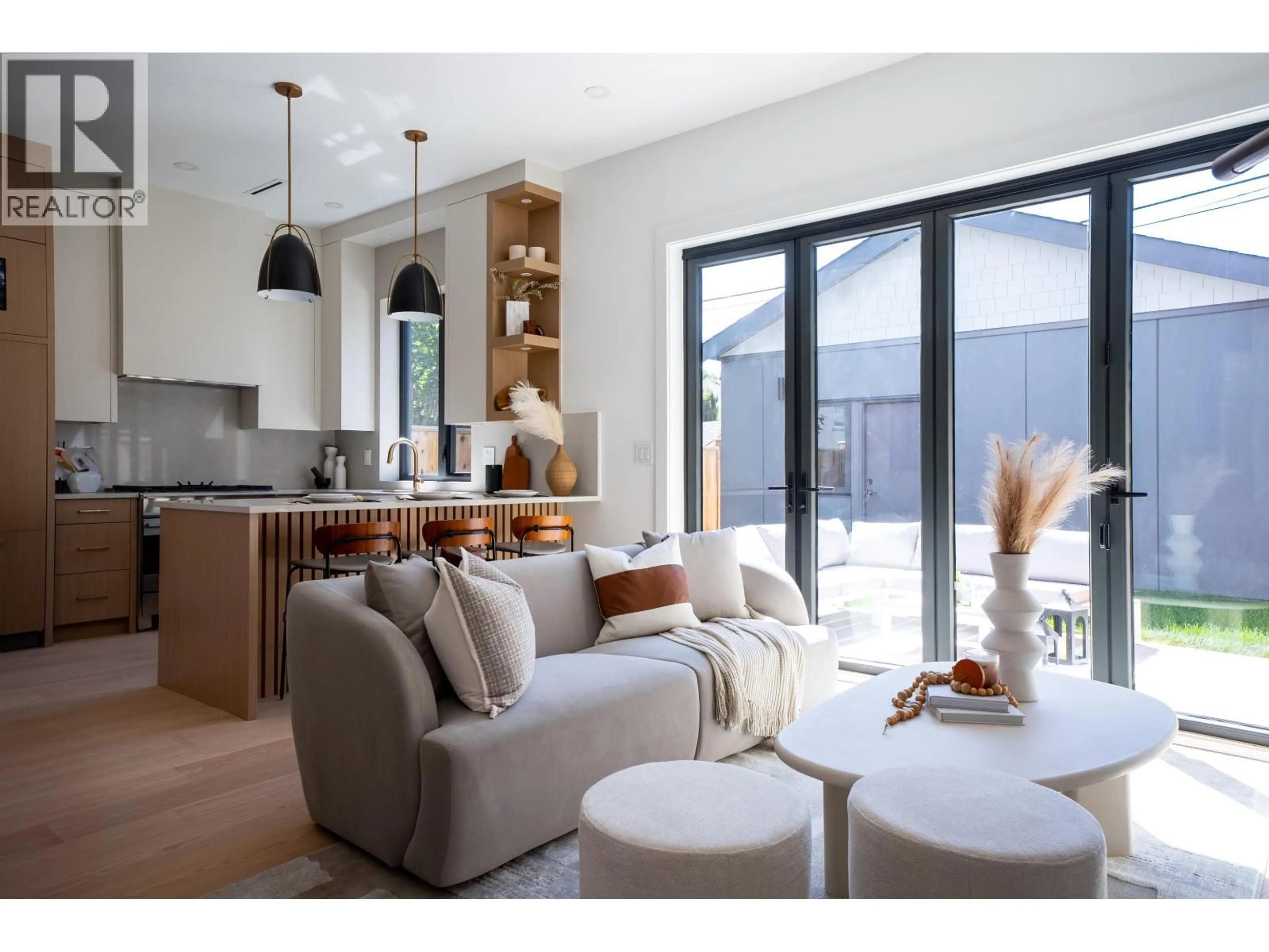 Living room with furniture, unknown for 2 - 356 40TH AVENUE, Vancouver British Columbia V5W1L9