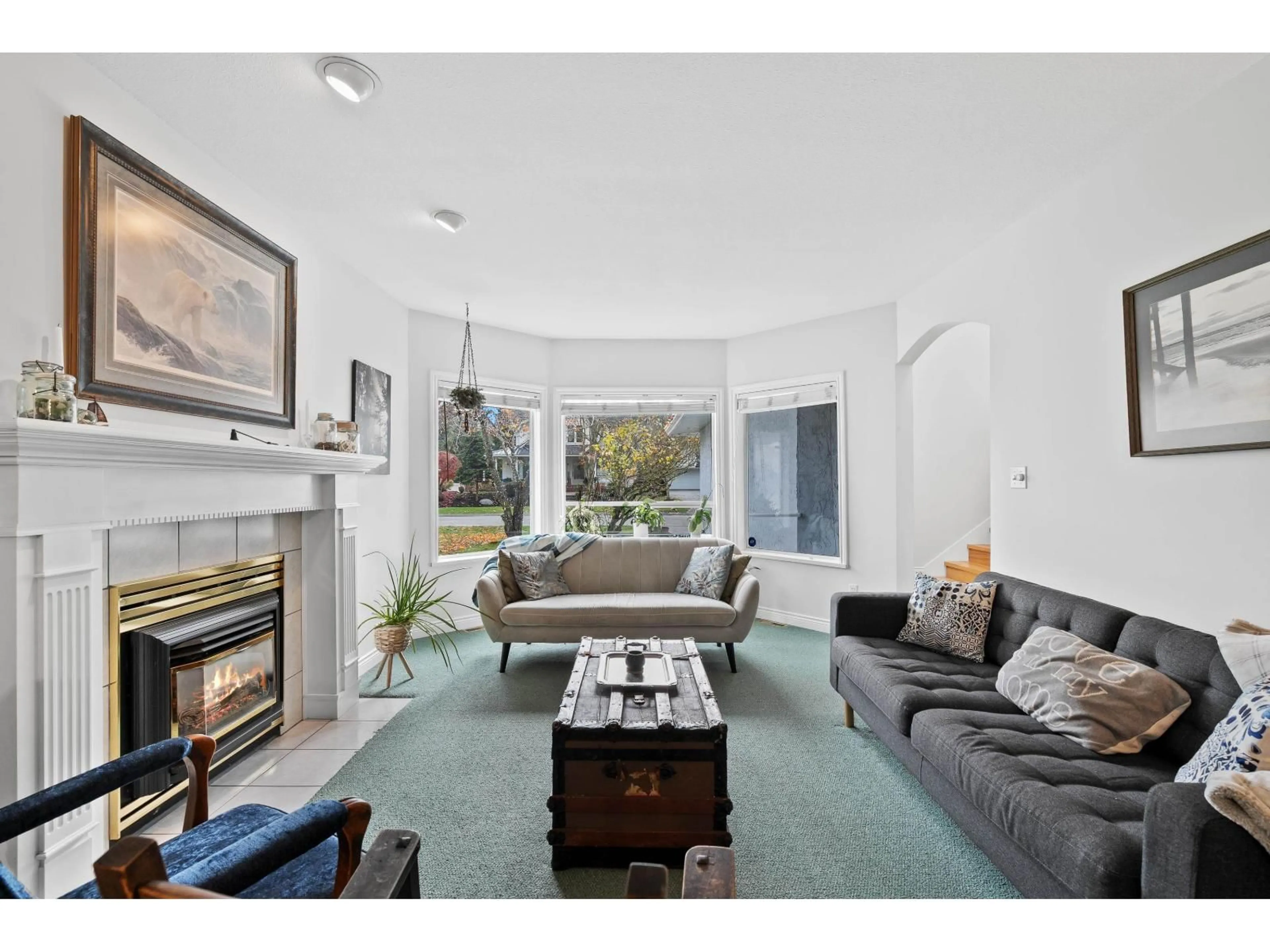 Living room with furniture, unknown for 12507 24A AVENUE, Surrey British Columbia V4A8H7