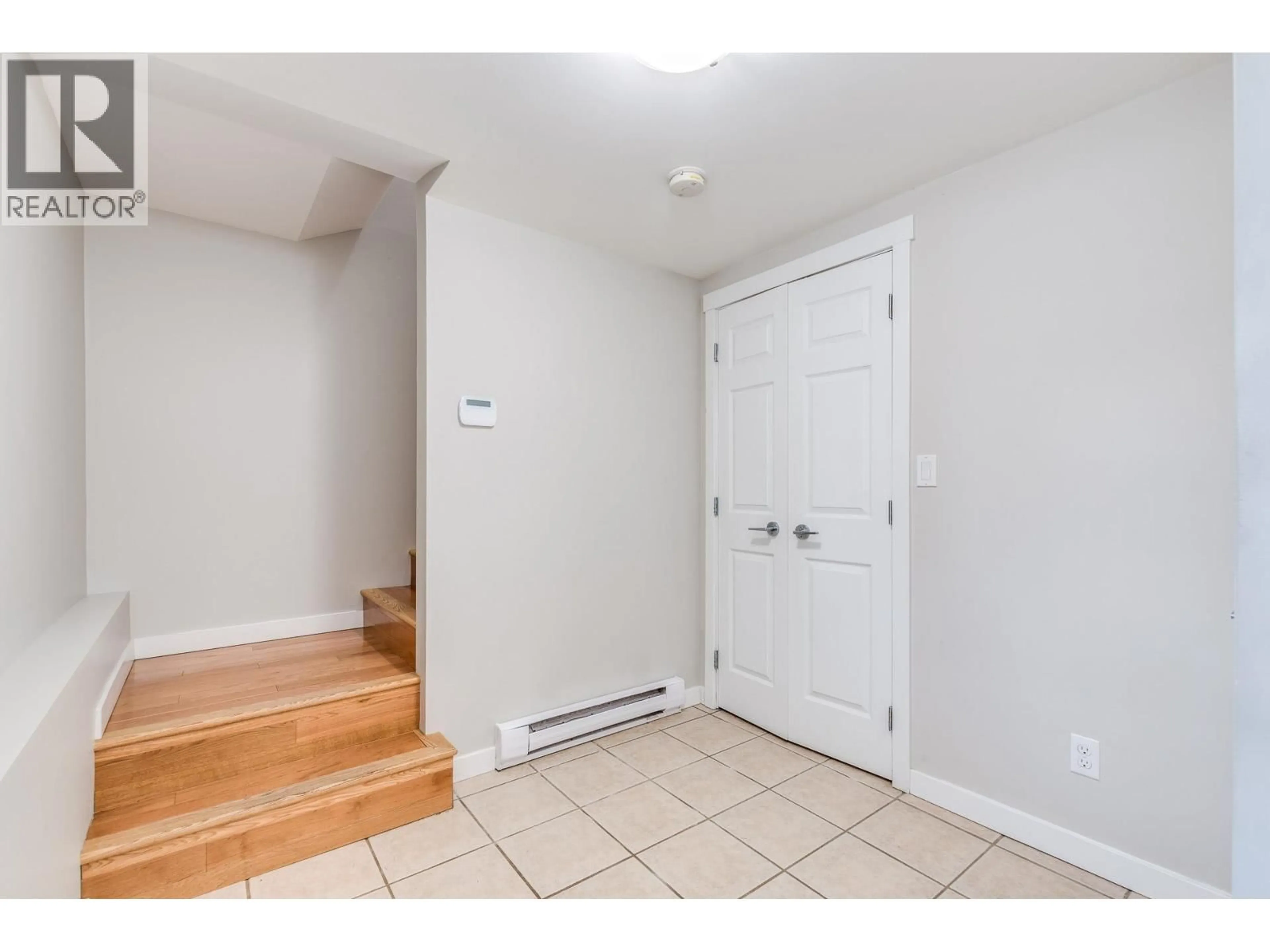 Indoor entryway for 20995 118 AVENUE, Maple Ridge British Columbia V2W0C7