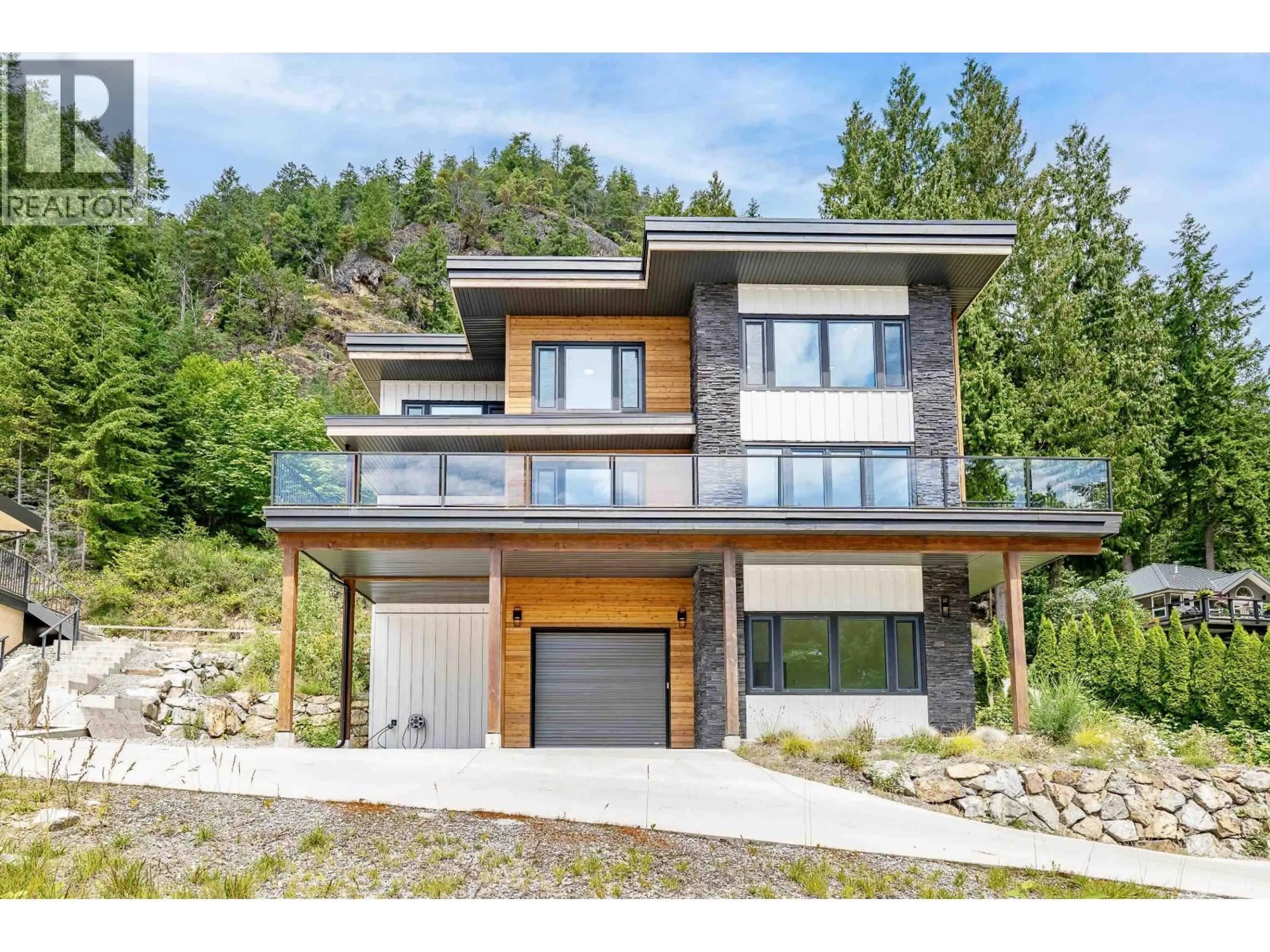 Home with vinyl exterior material, unknown for 971 MARINE DRIVE, Gibsons British Columbia V0N1V1