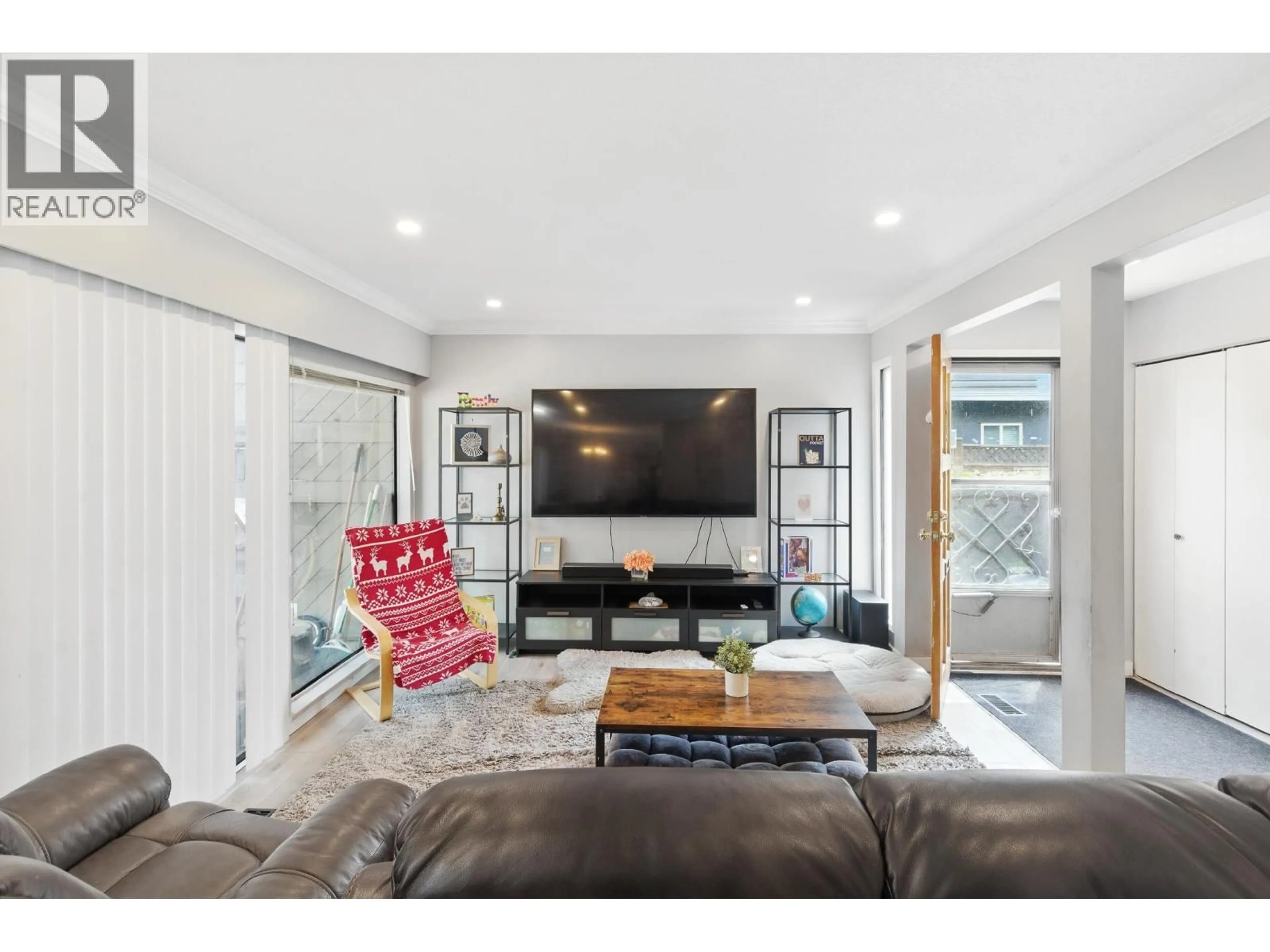 Living room with furniture, unknown for 46 - 9460 GLENALLAN DRIVE, Richmond British Columbia V7A2S8