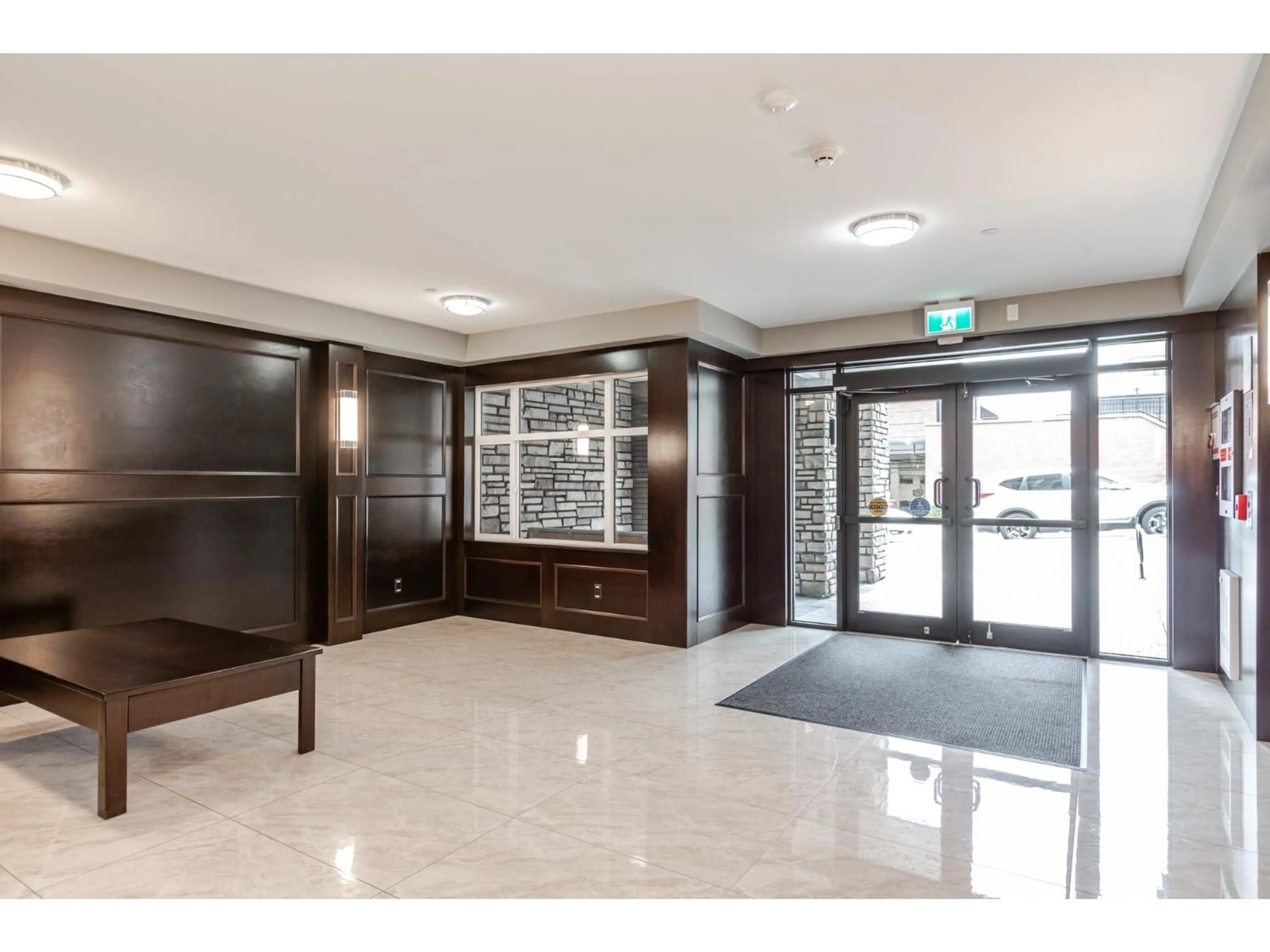 Indoor foyer for 404 - 8561 203A ST STREET, Langley British Columbia V2Y3L7