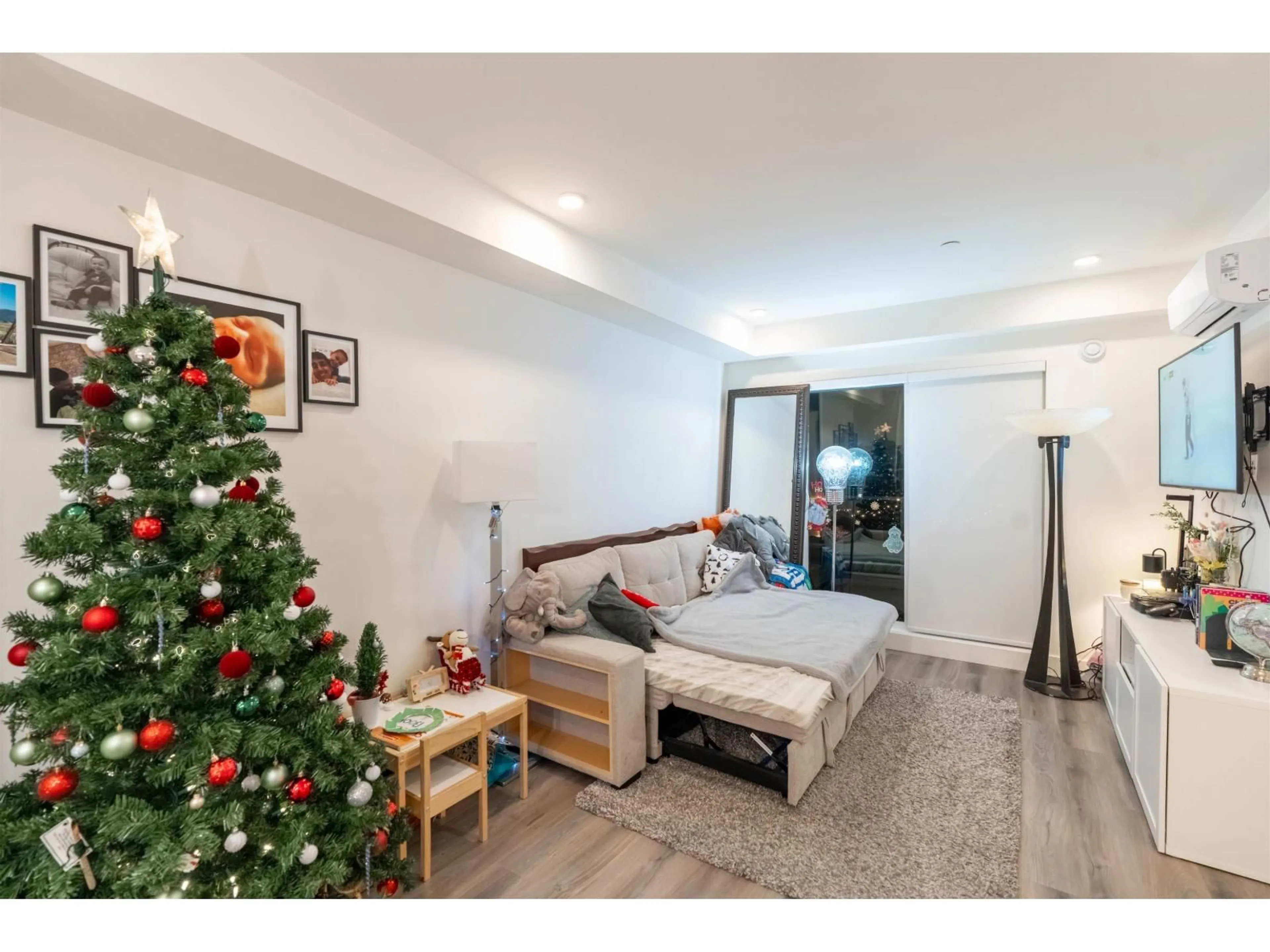 A pic of a room for A408 - 8447 202 STREET, Langley British Columbia V2Y4K2