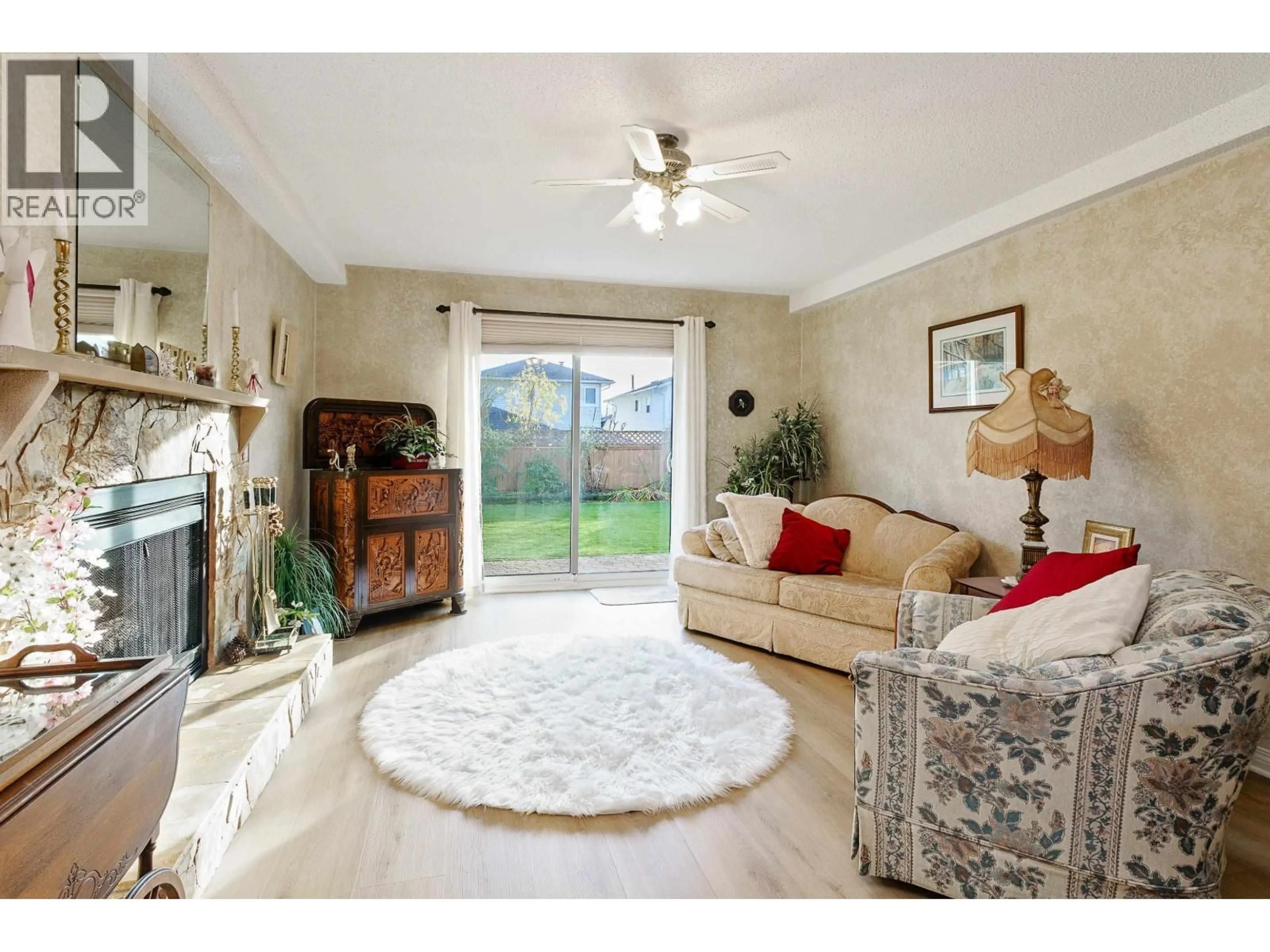 Living room with furniture, unknown for 19520 115A AVENUE, Pitt Meadows British Columbia V3Y1R4