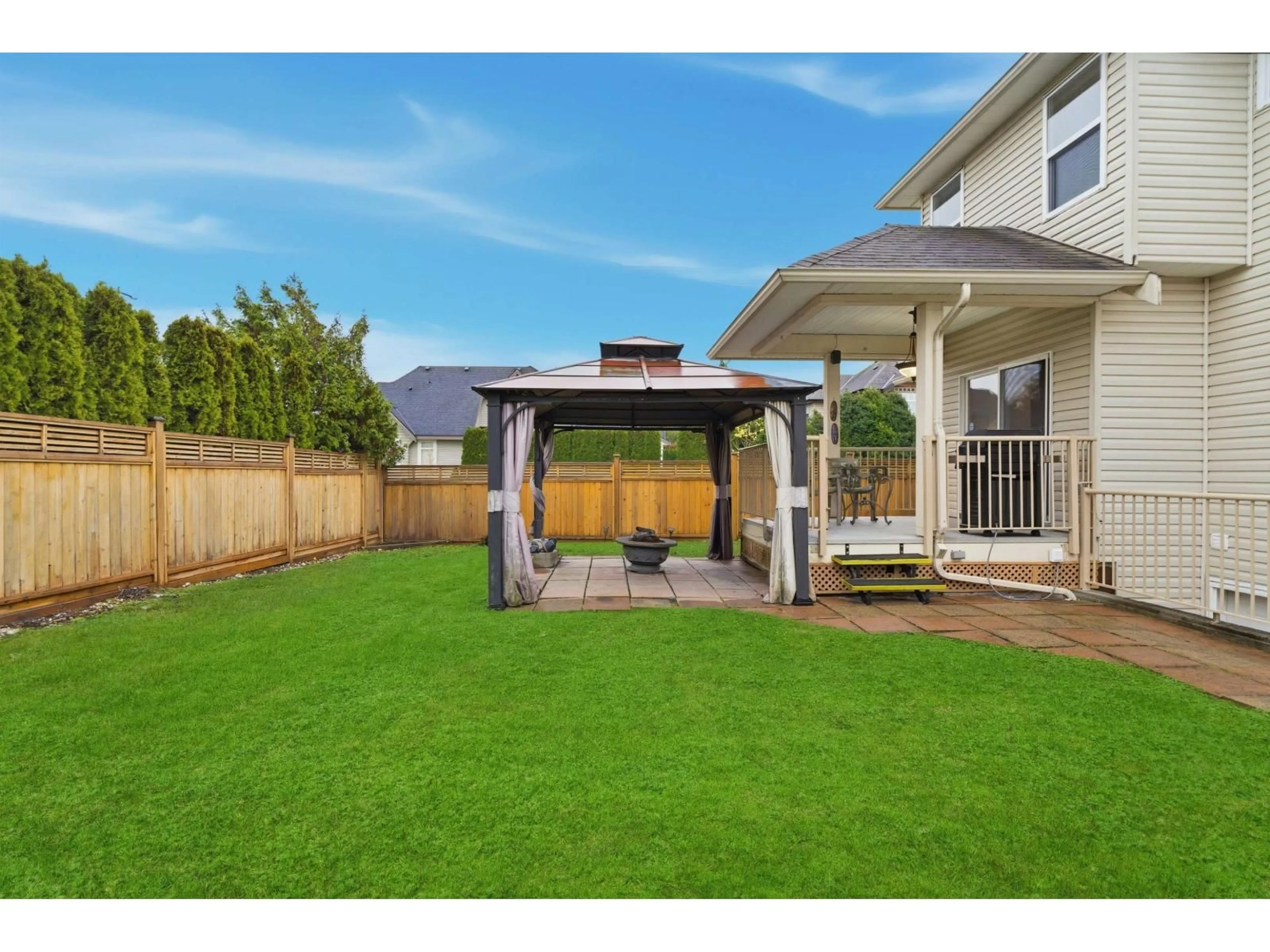 Patio, street for 21195 83A AVENUE, Langley British Columbia V2Y0C4