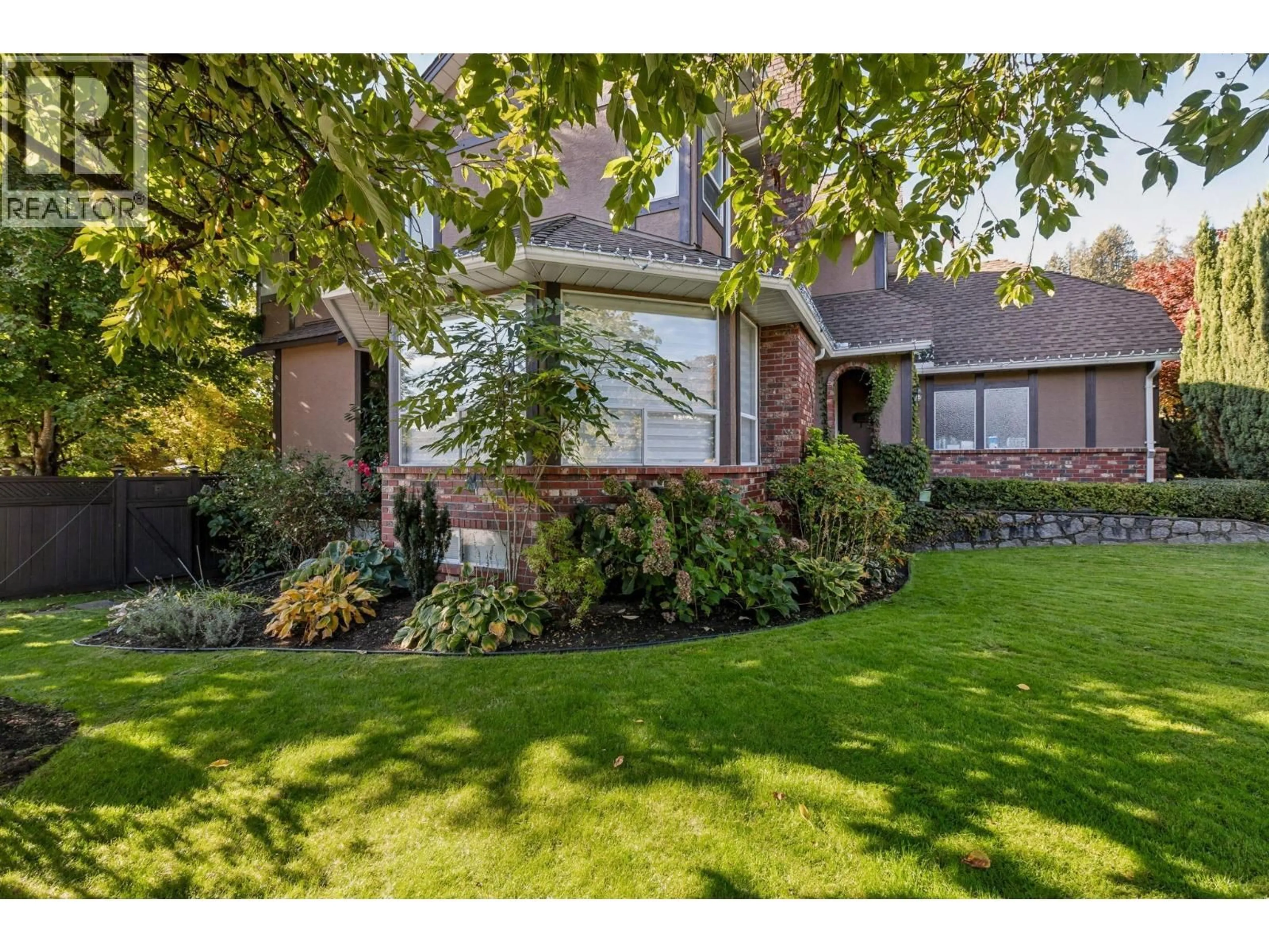 Unknown for 2890 TEMPE KNOLL DRIVE, North Vancouver British Columbia V7N4K3