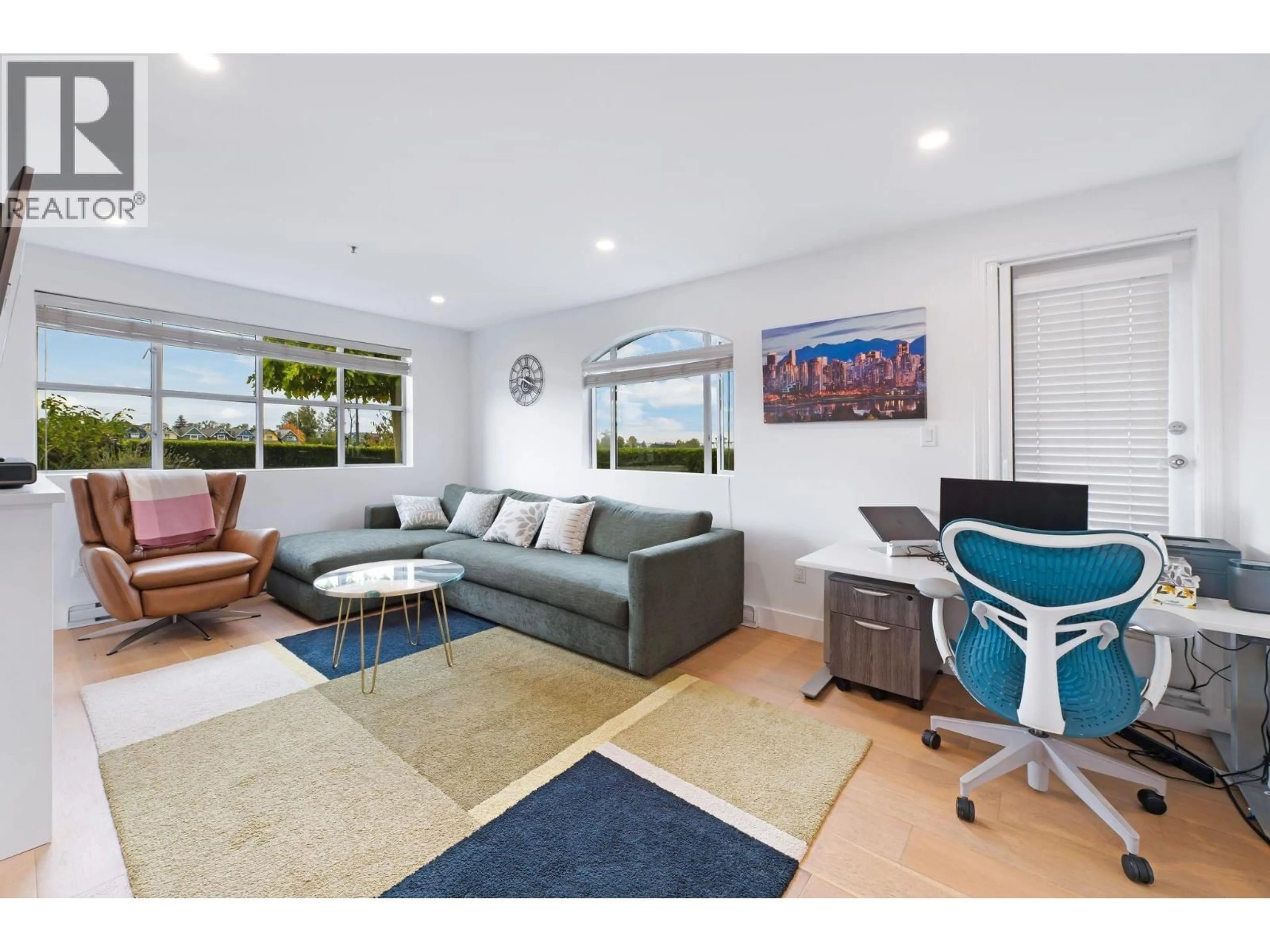 Living room with furniture, unknown for 105 - 2 RENAISSANCE SQUARE, New Westminster British Columbia V3M6K3