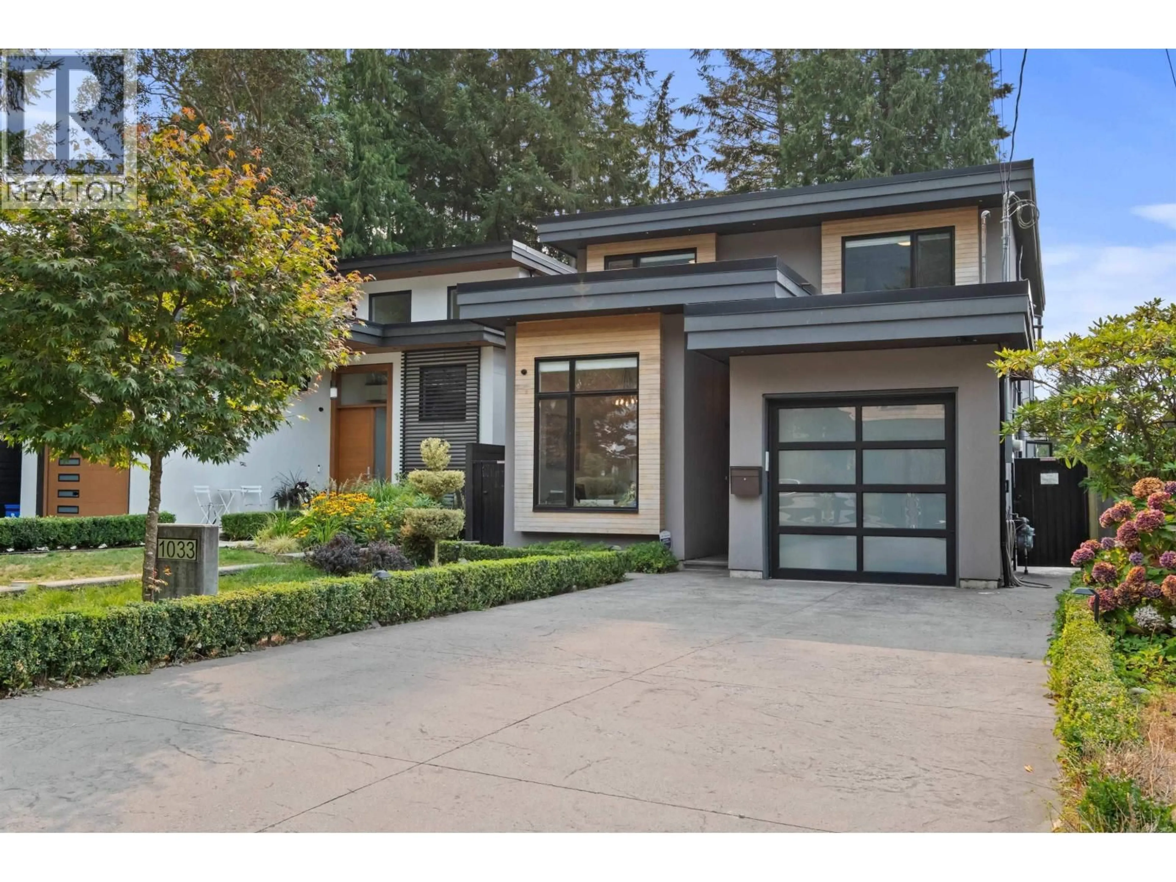 Home with brick exterior material, street for 1033 PROSPECT AVENUE, North Vancouver British Columbia V7R2M6