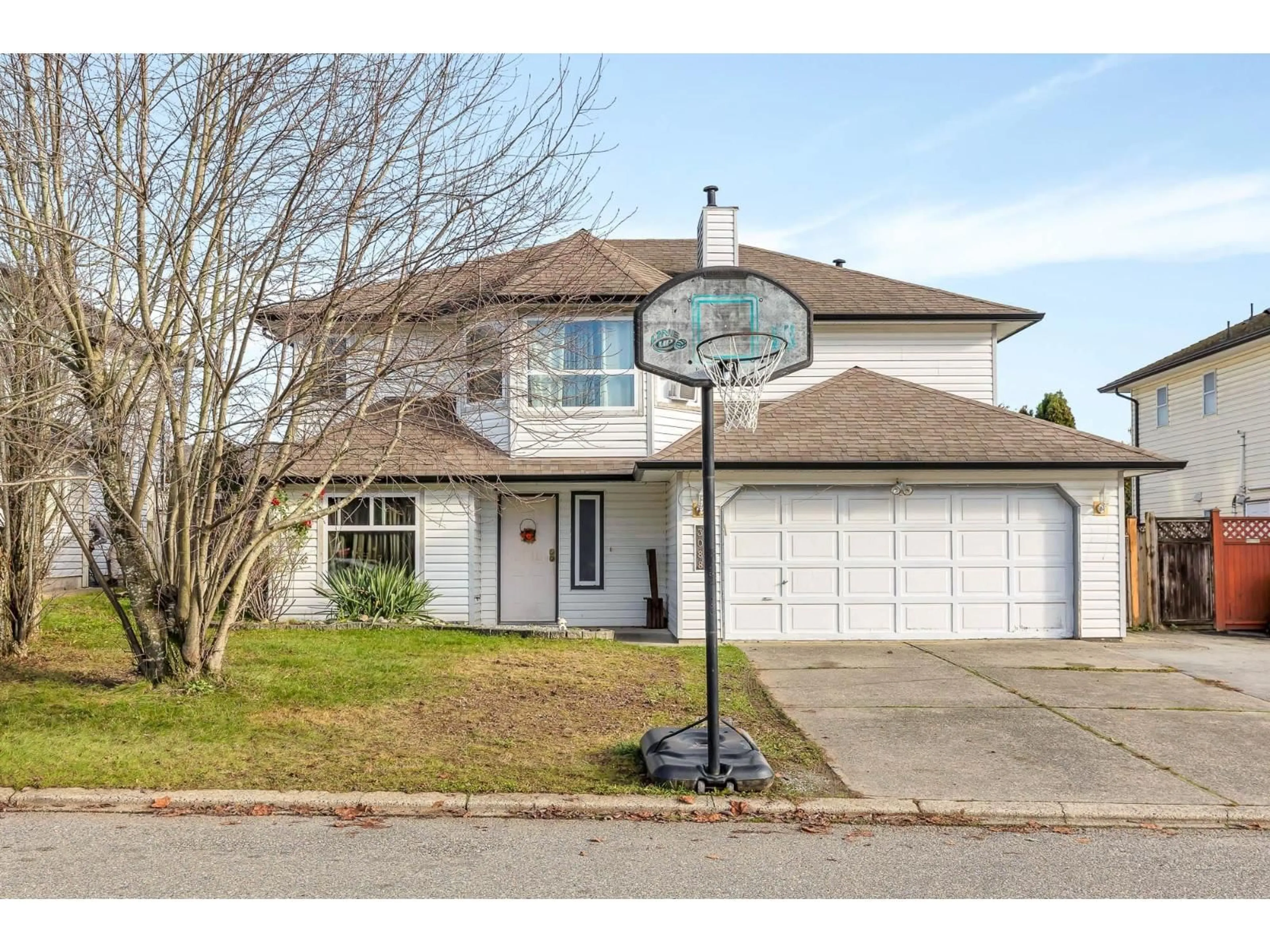 Home with vinyl exterior material, street for 3088 OSPREY DRIVE WEST, Abbotsford British Columbia V2T5K8