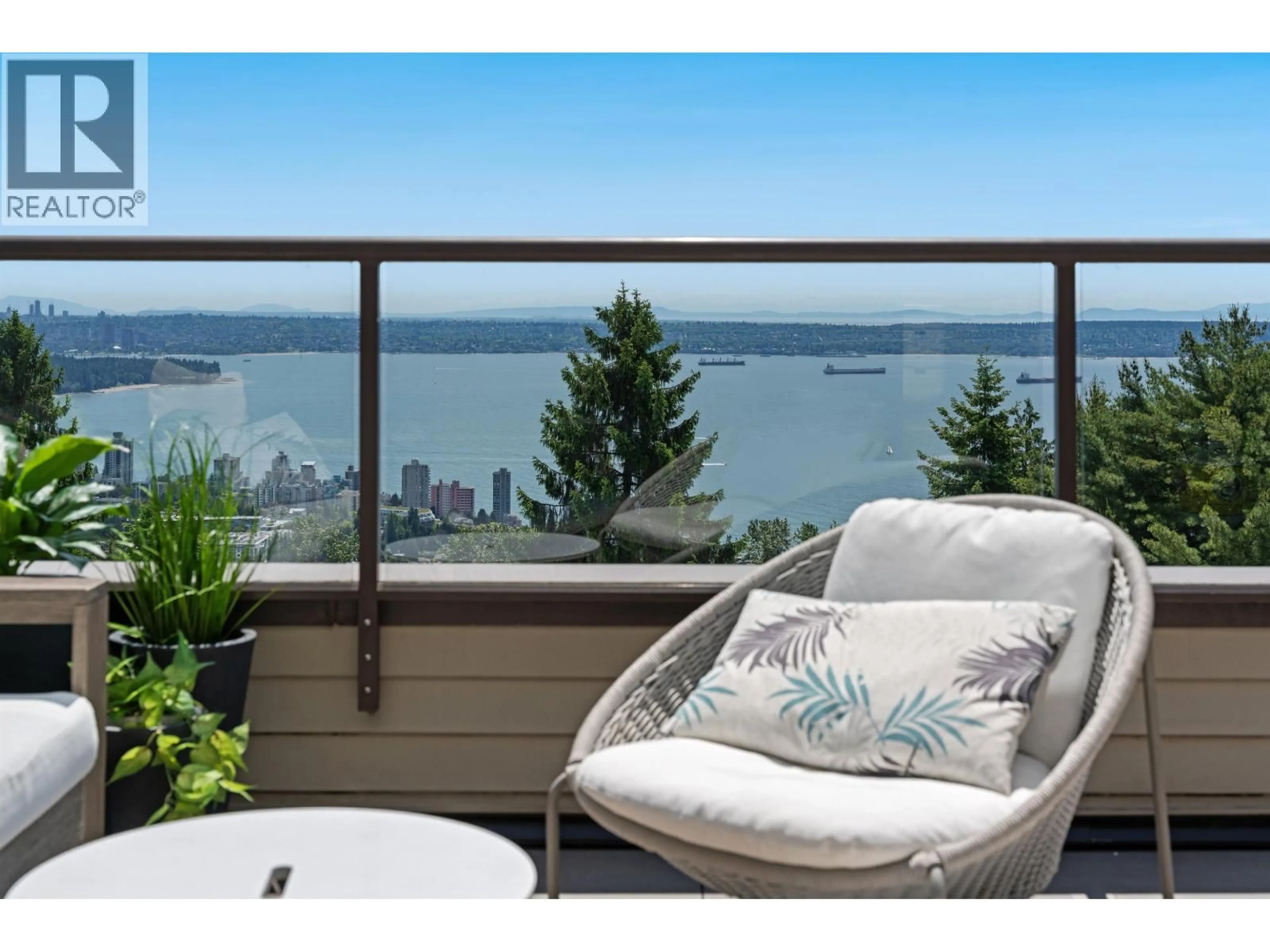 Balcony in the apartment, water/lake/river/ocean view for 41 - 2238 FOLKESTONE WAY, West Vancouver British Columbia V7S2X7