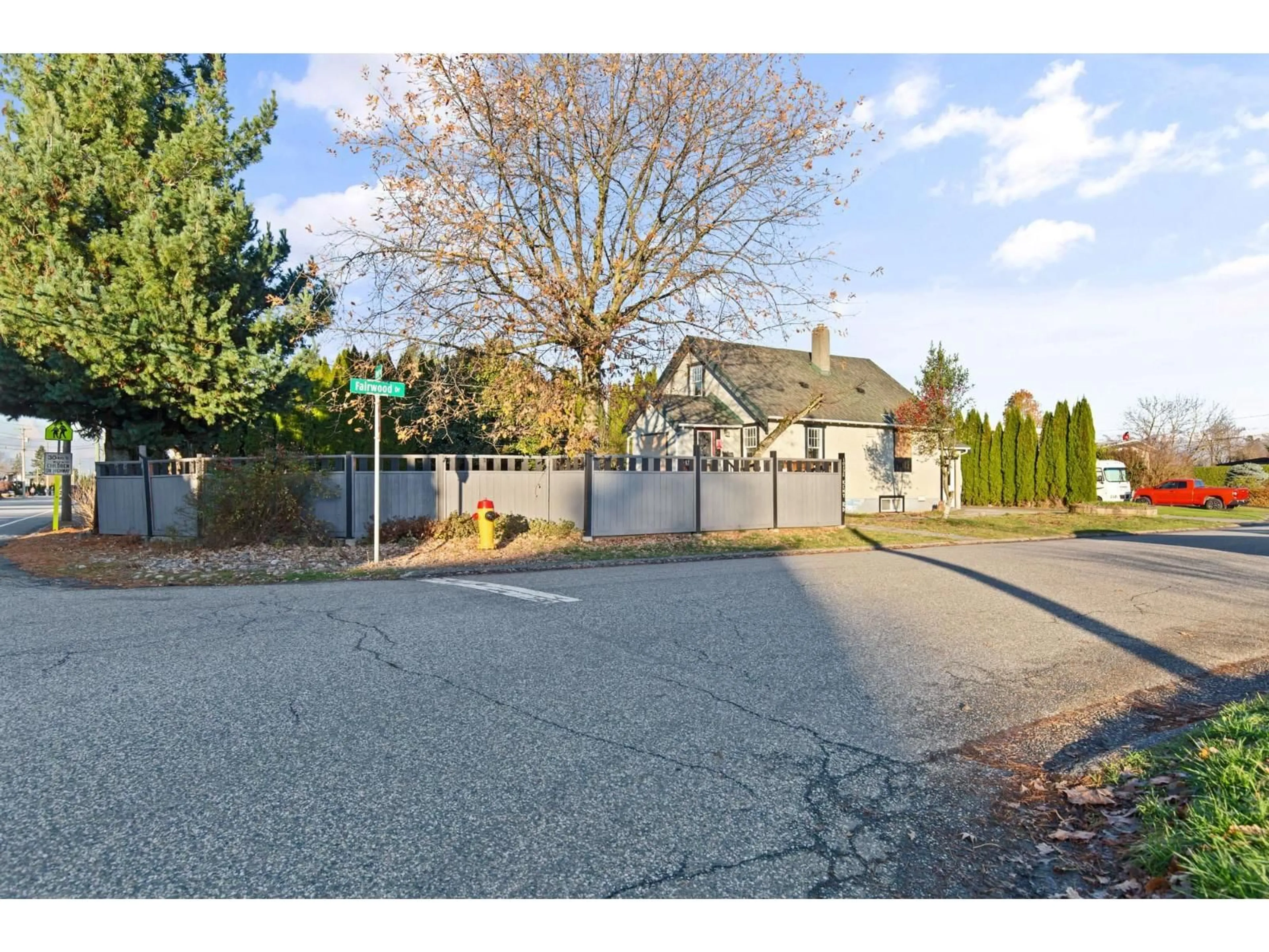 A pic from outside/outdoor area/front of a property/back of a property/a pic from drone, street for 10172 KENT ROAD, Chilliwack British Columbia V2P5X7