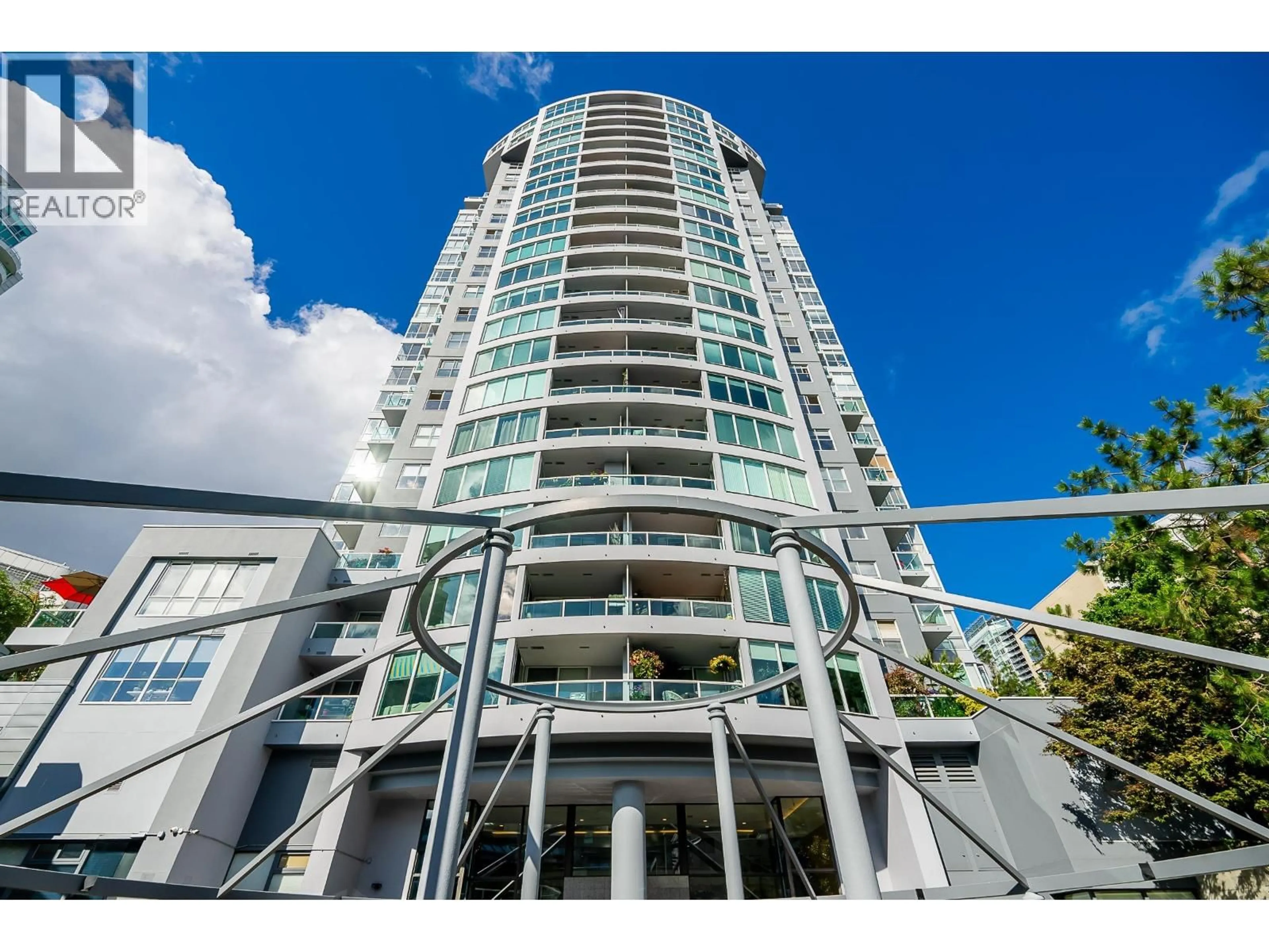 Indoor foyer for 2301 - 1500 HOWE STREET, Vancouver British Columbia V6Z2N1