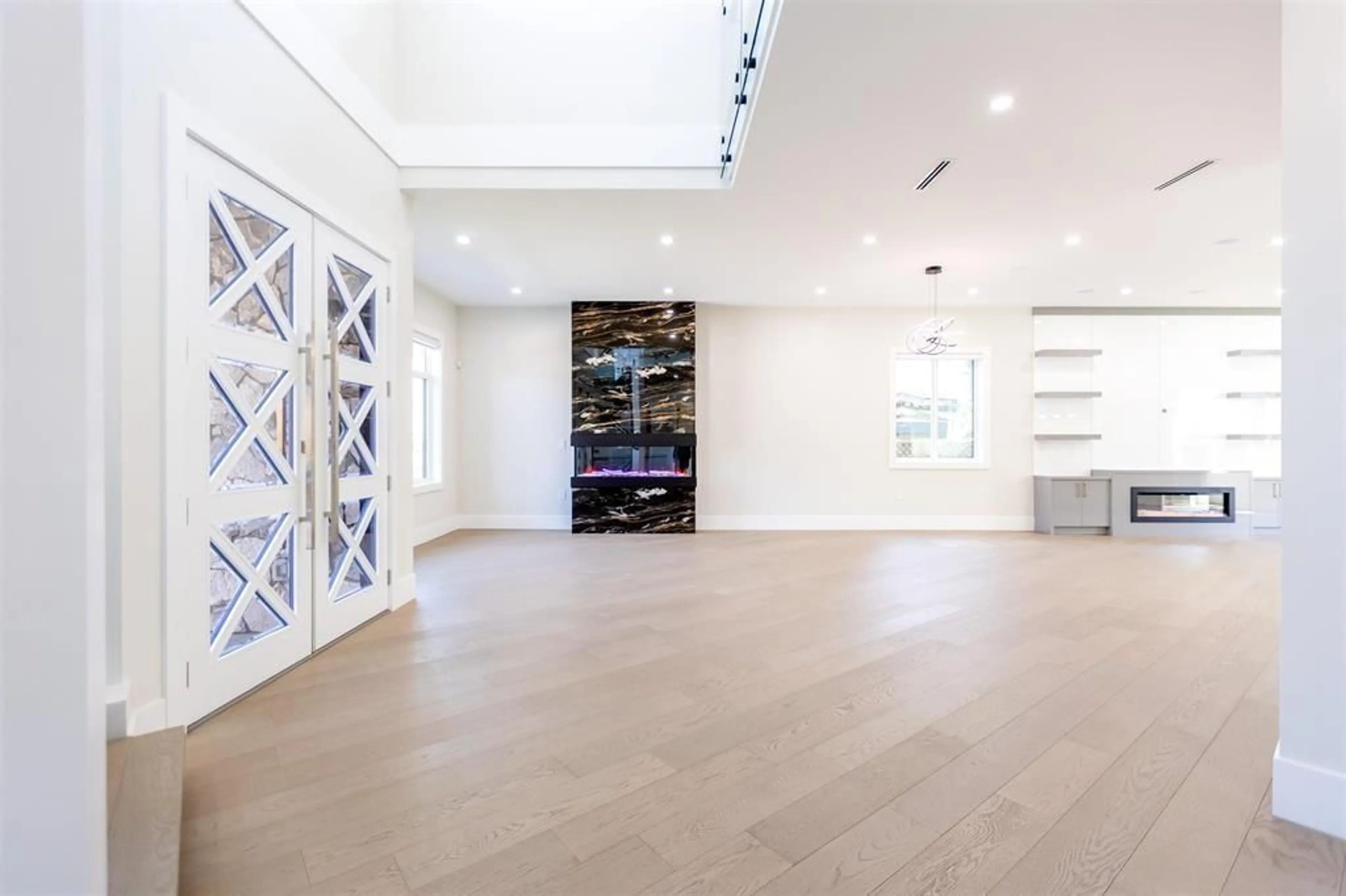 Indoor foyer for 11668 95A AVENUE, Delta British Columbia V4C7P6