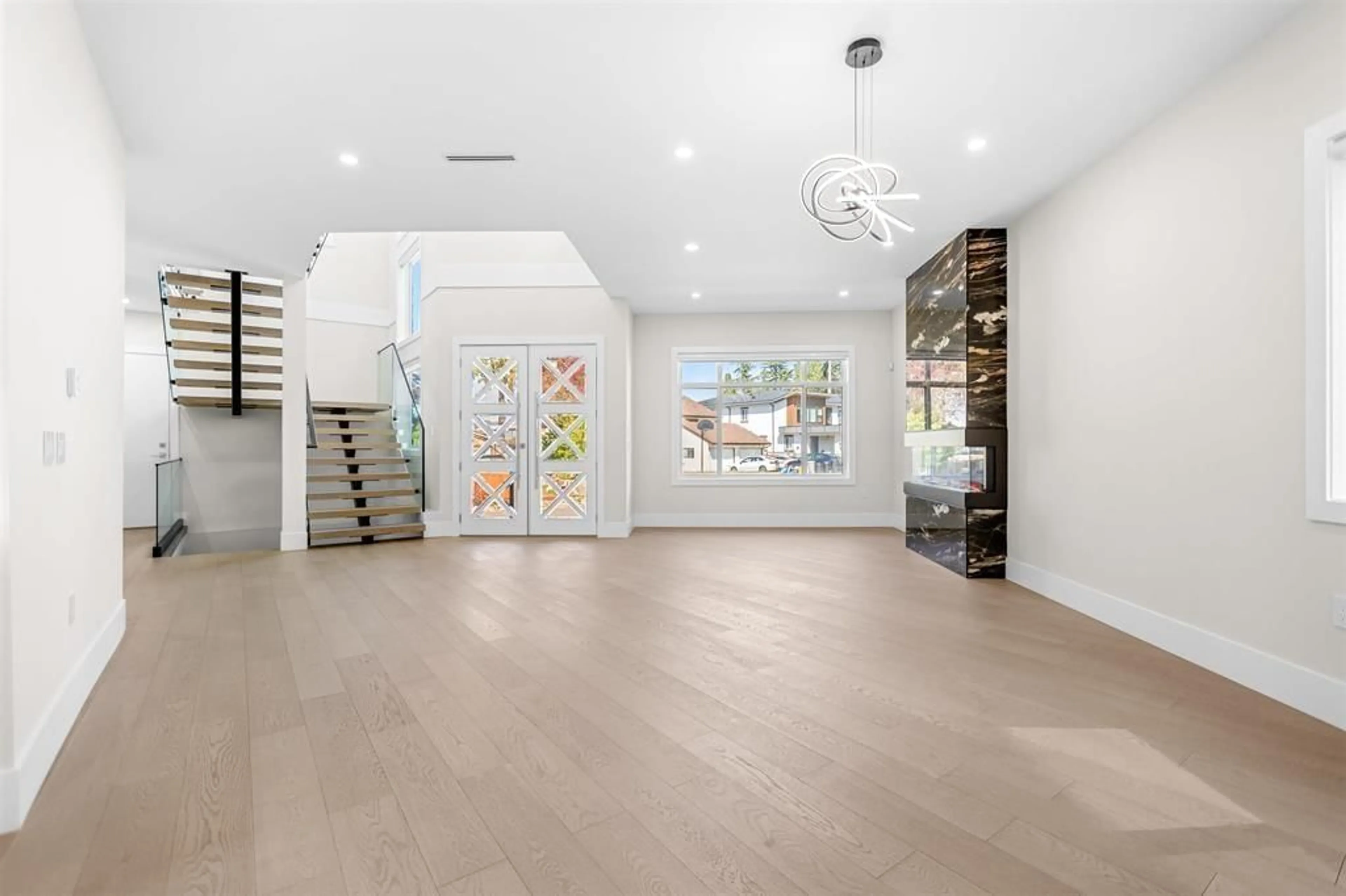 Indoor entryway for 11668 95A AVENUE, Delta British Columbia V4C7P6