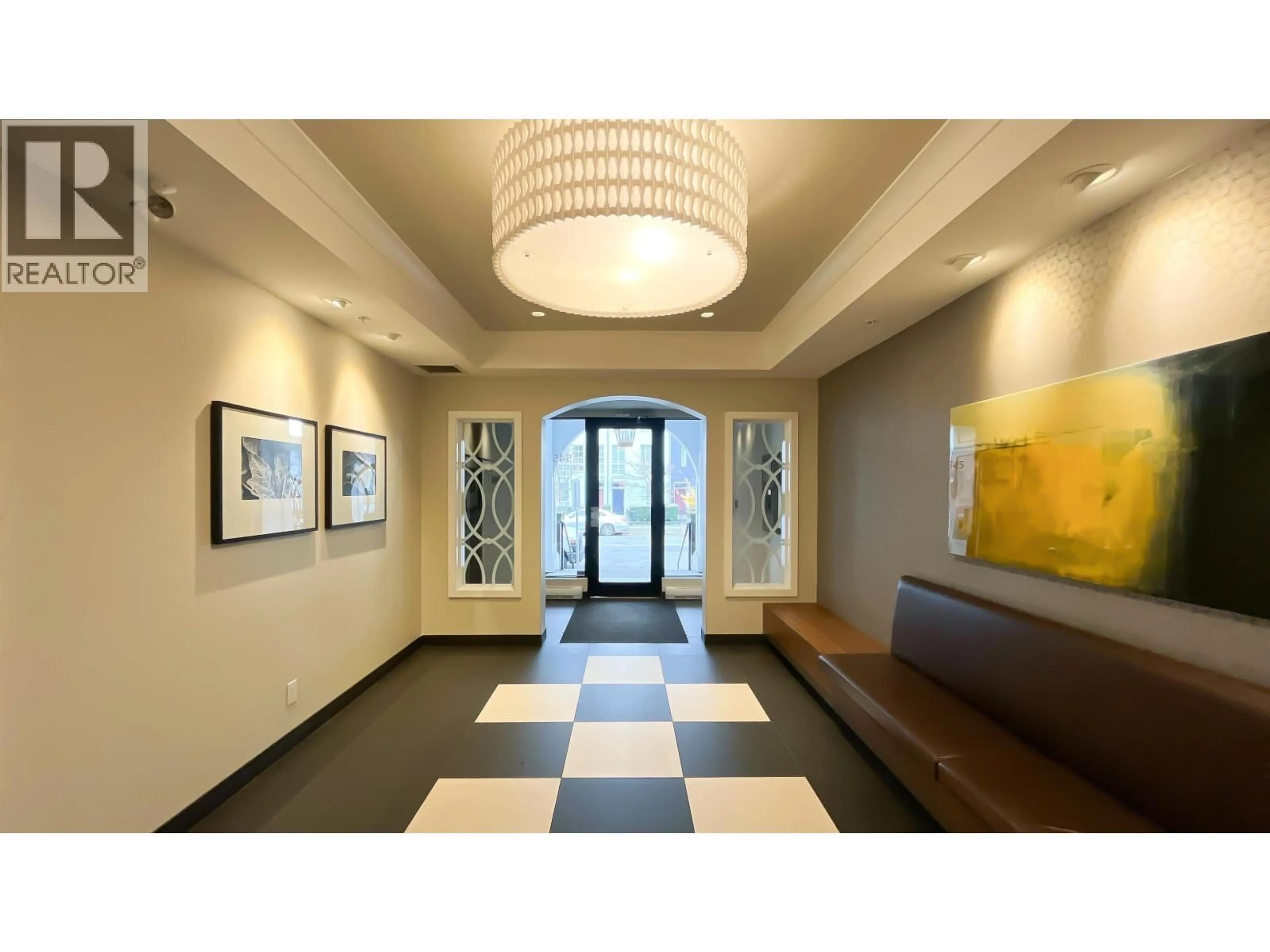 Indoor foyer for 211 - 545 FOSTER AVENUE, Coquitlam British Columbia V3J0B3