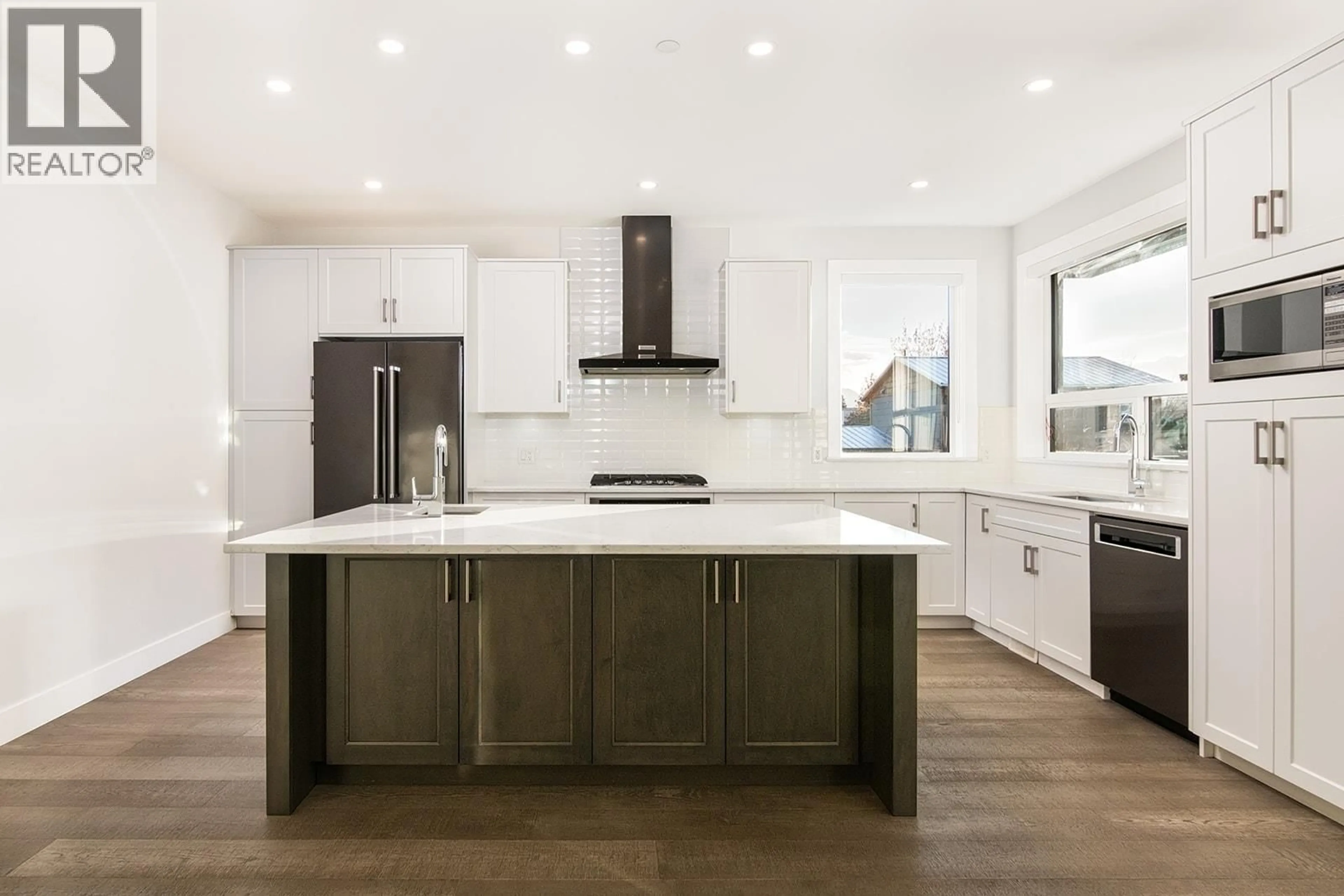 Open concept kitchen, unknown for 38883 BRITANNIA AVENUE, Squamish British Columbia V0N3B0