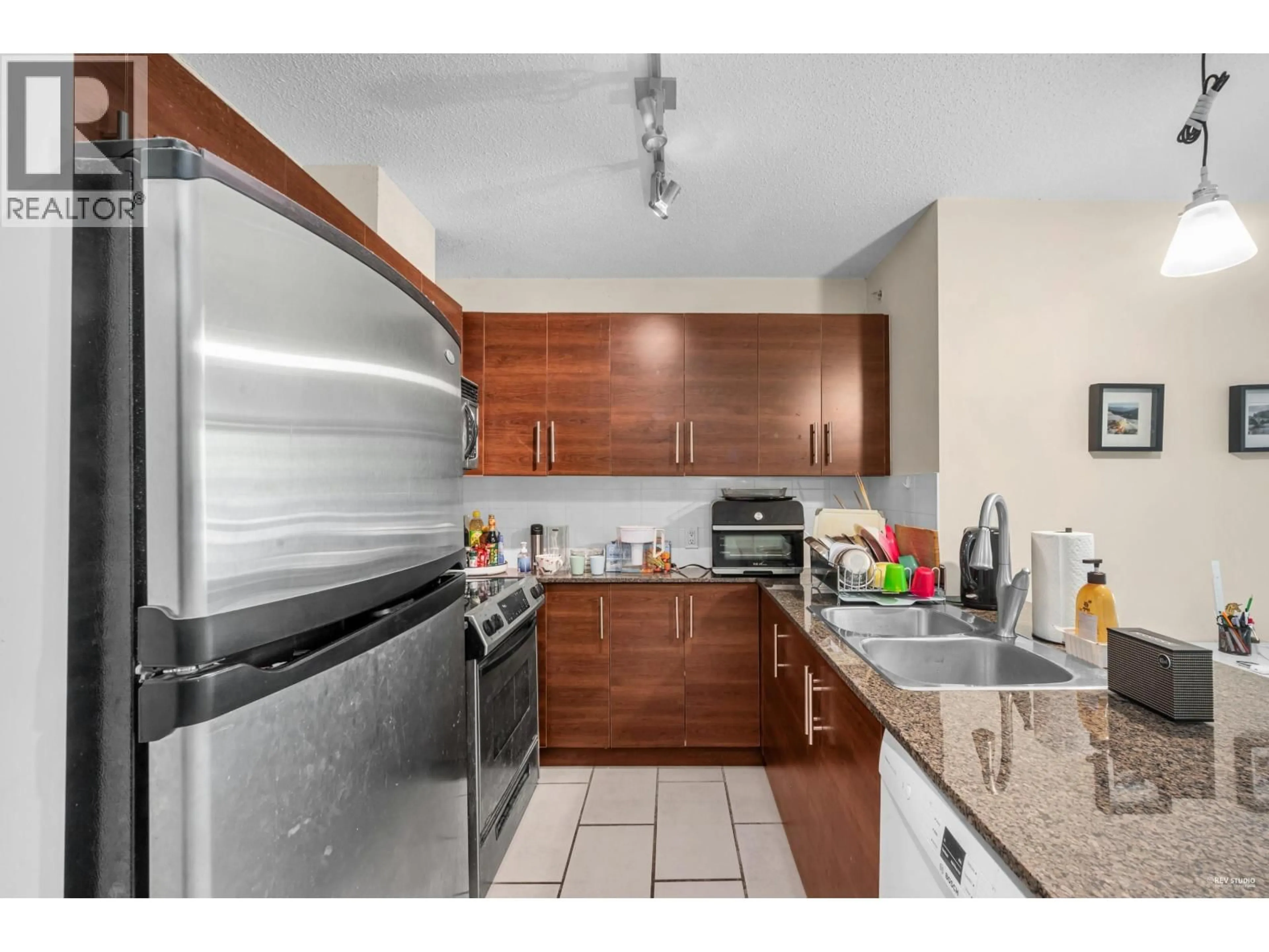 Standard kitchen, unknown for 304 - 833 AGNES STREET, New Westminster British Columbia V3M0B1