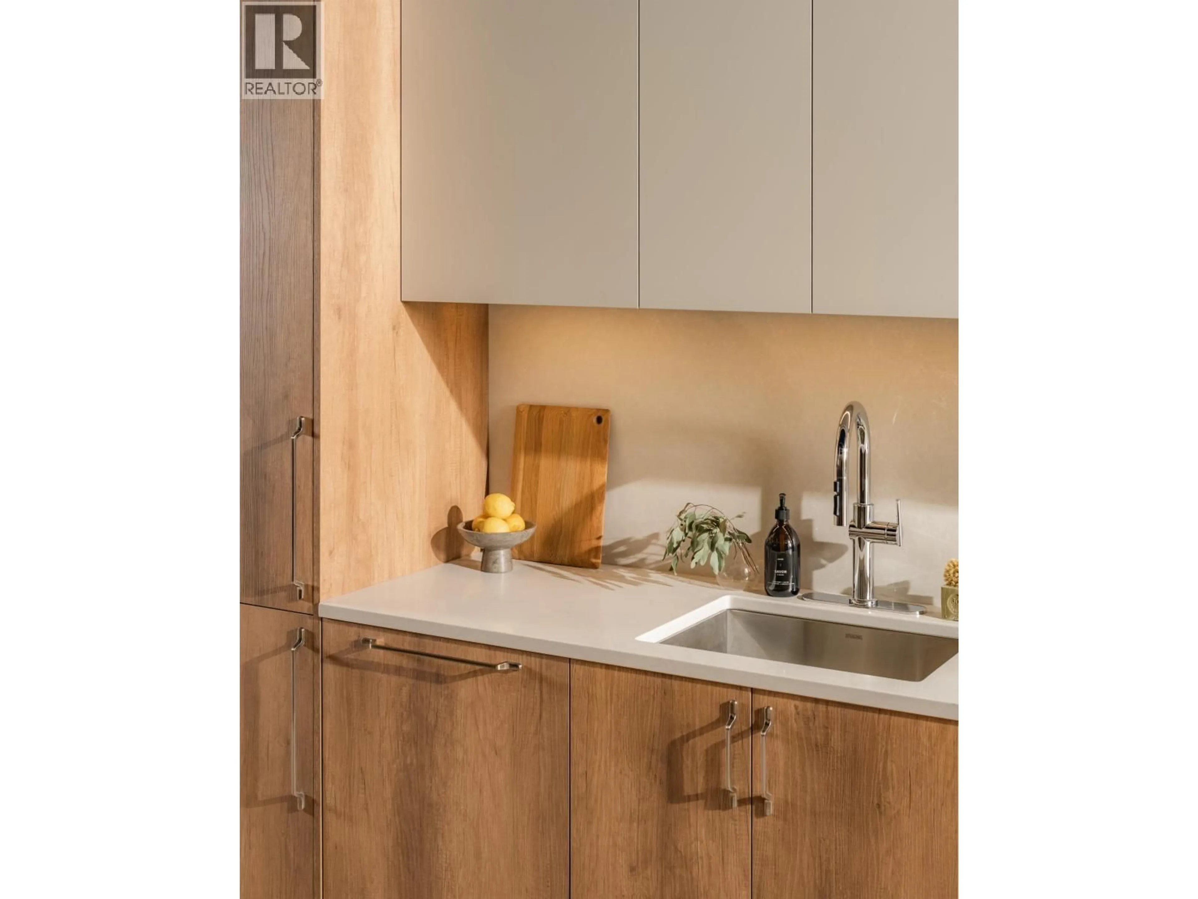 Standard kitchen, wood/laminate floor for 322 - 133 49TH AVENUE, Vancouver British Columbia V5Z2S3